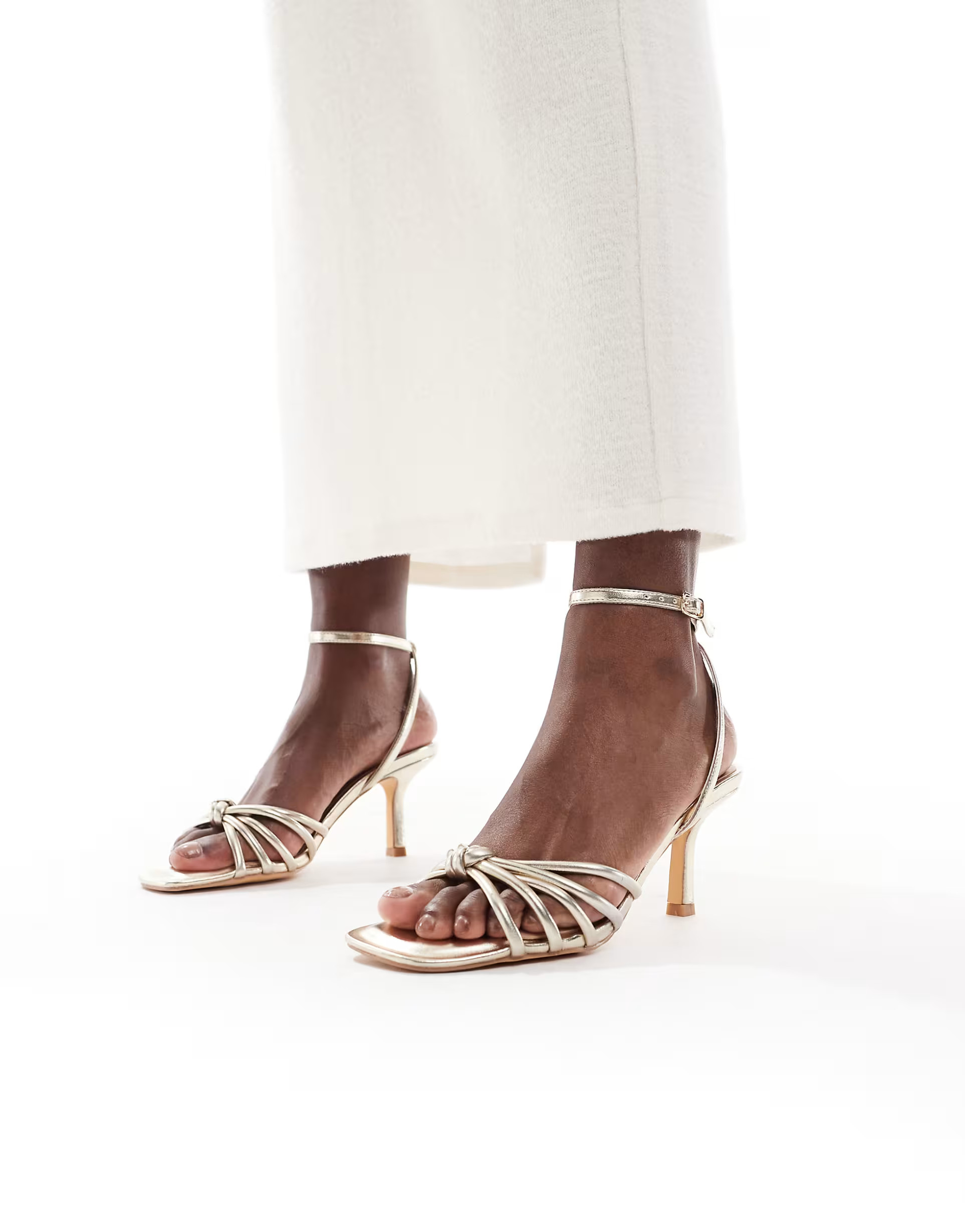 New Look knot detail heeled sandal in gold | ASOS | ASOS (Global)