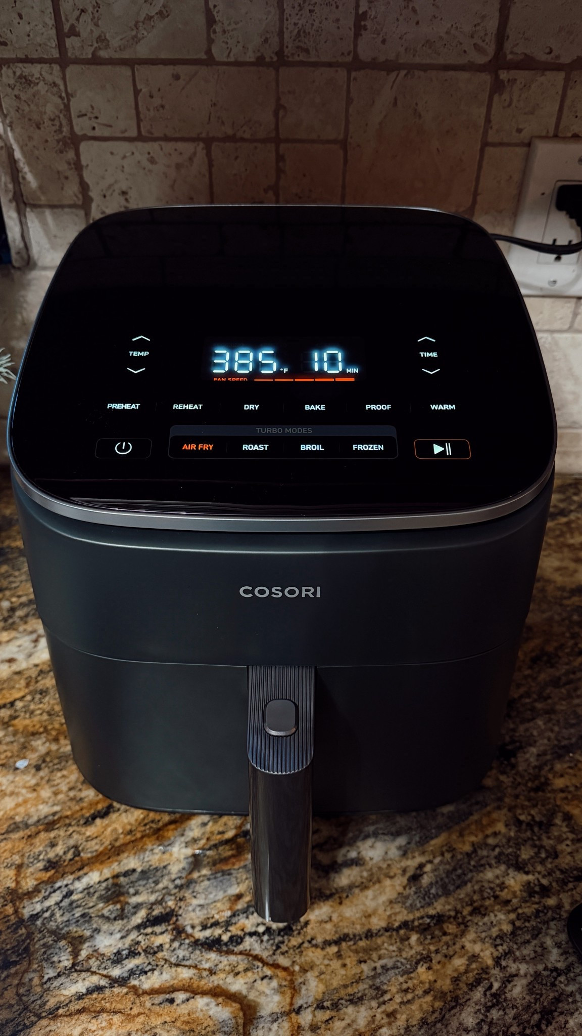 got an upgrade on my air fryer for christmas— i love the display + features on this one! currently 25% off! amazon find, amazon kitchen 

#LTKSaleAlert