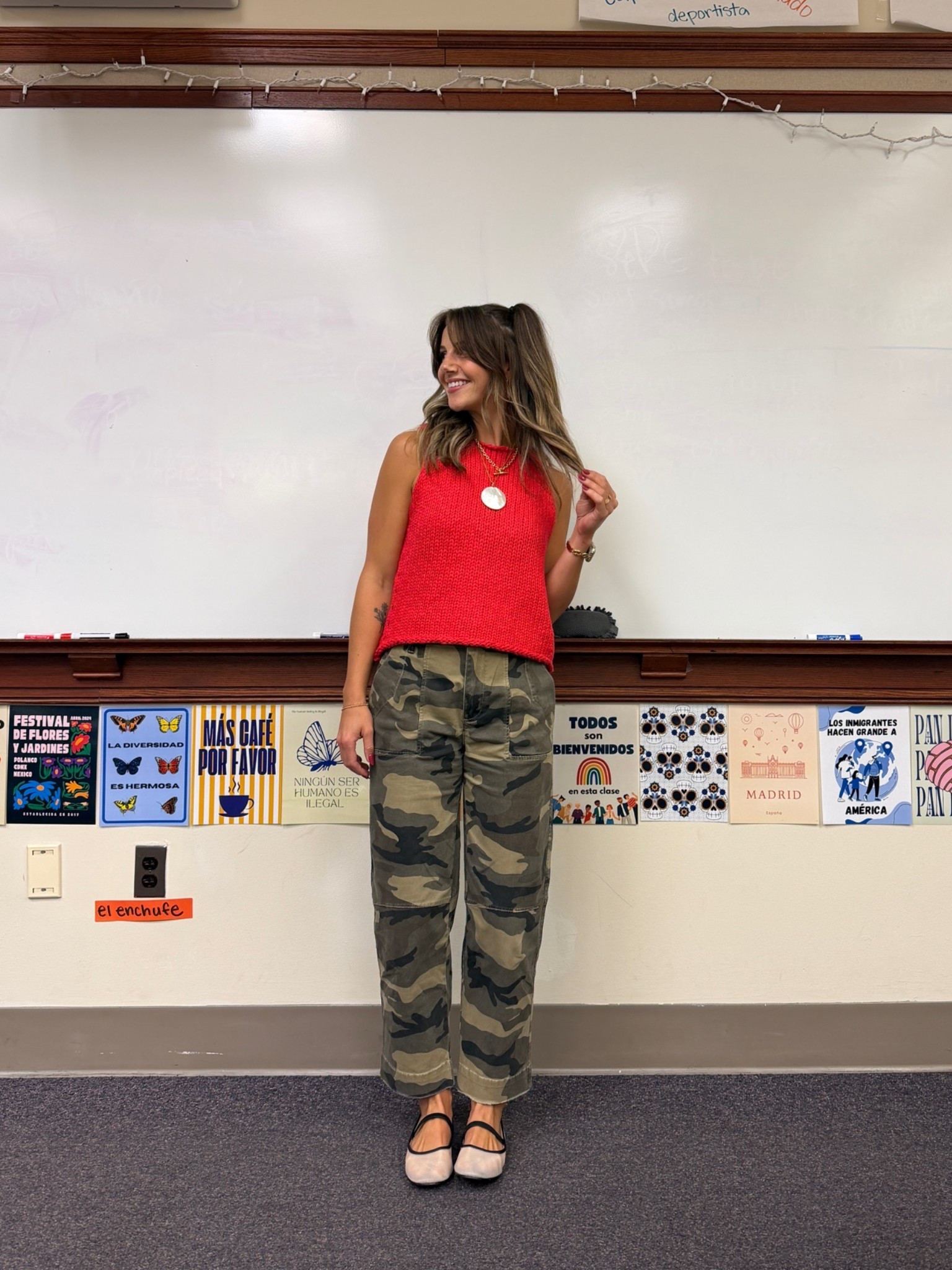 Teacher outfit of the day today! Loving these camo jeans from Kut from the Kloth- size Down!
In an S in the free people red knit tank, going to be a favorite for layering this fall
