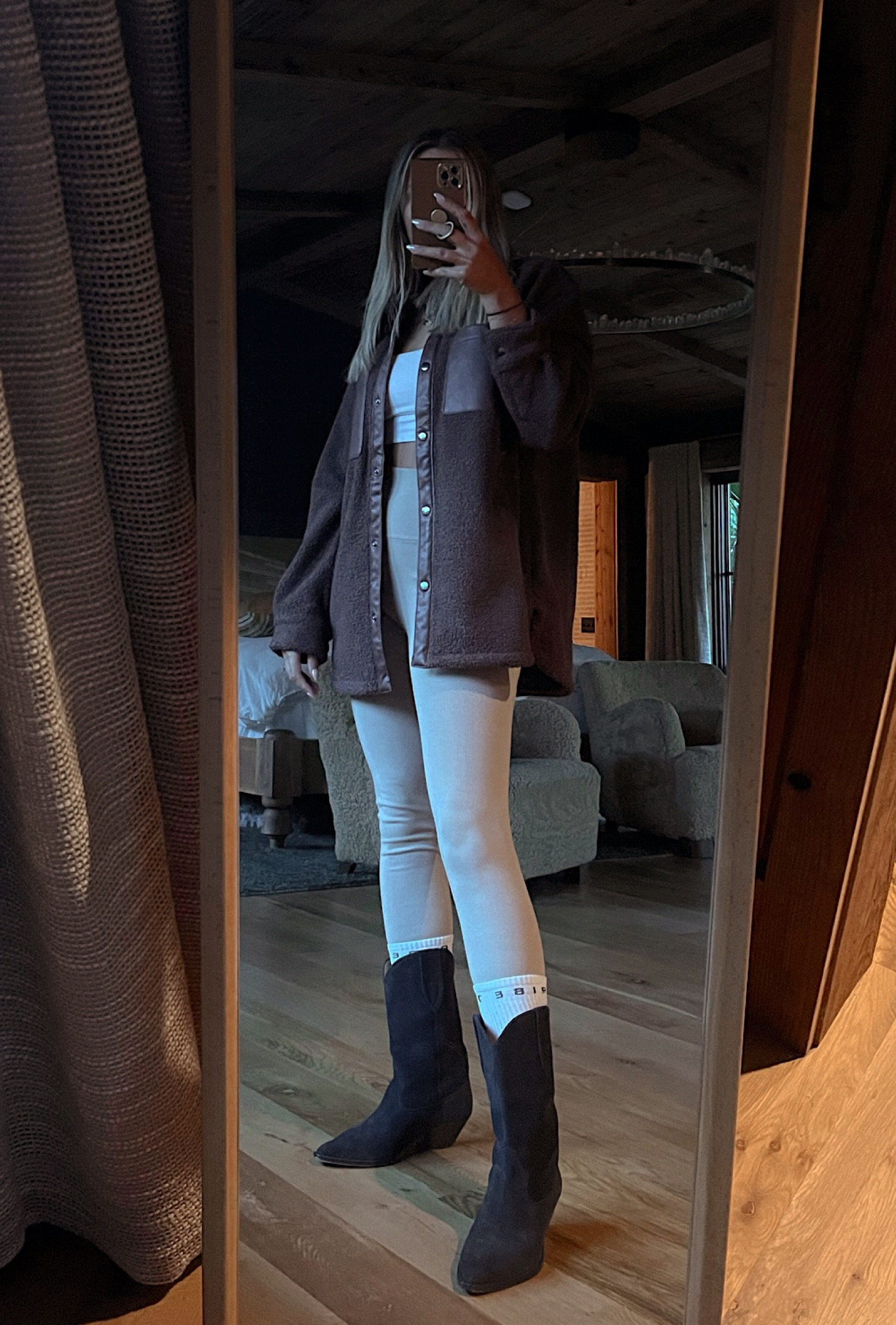 Cozy #ootd but make it Nashville 🤠 

#LTKSeasonal #LTKunder100 #LTKstyletip