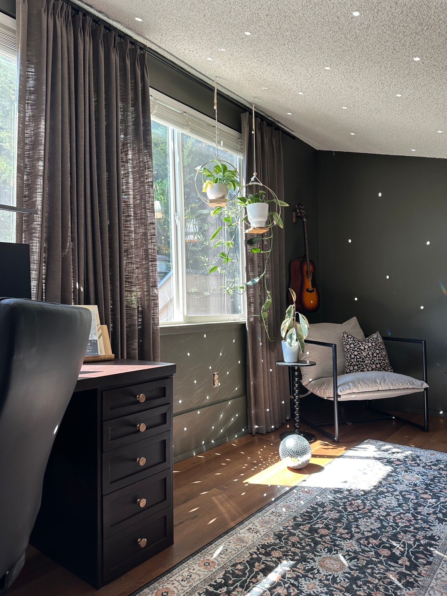Office links 🖤
Use code KELBY21 for 21% off at homerilla curtains 

#LTKHome #LTKStyleTip