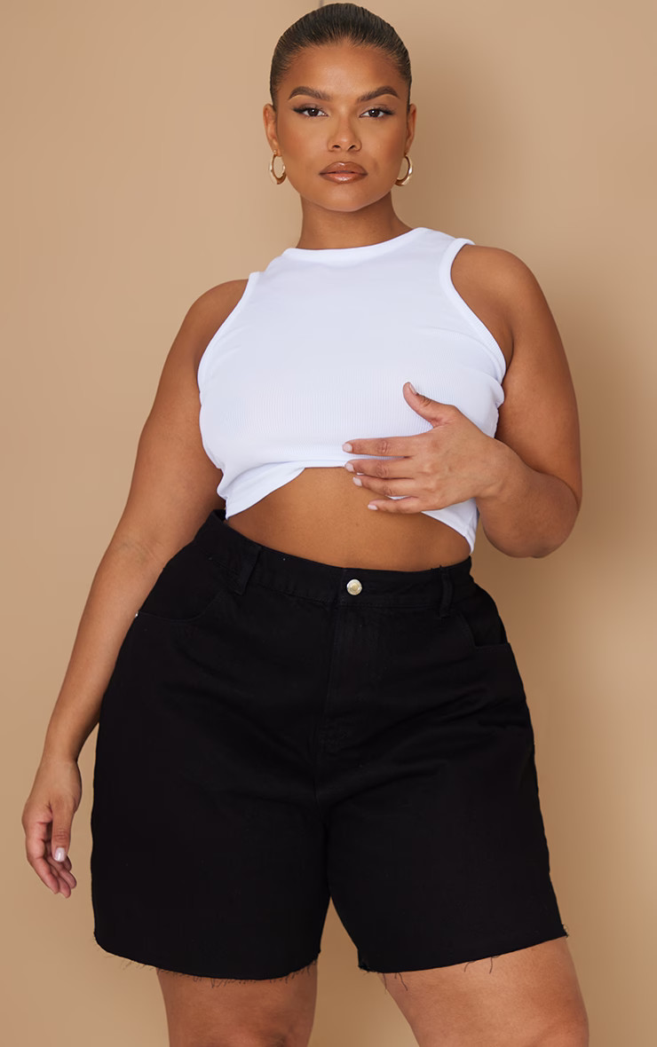 Plus Black Loose Fit Girlfriend Denim Short | PrettyLittleThing UK