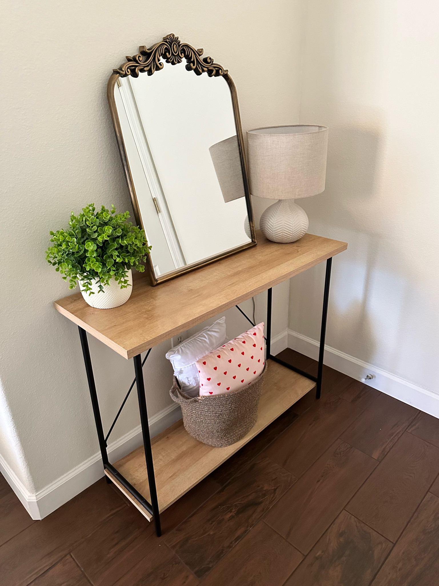 The perfect entryway table under $60! 

#LTKhome #LTKfindsunder100 #LTKU