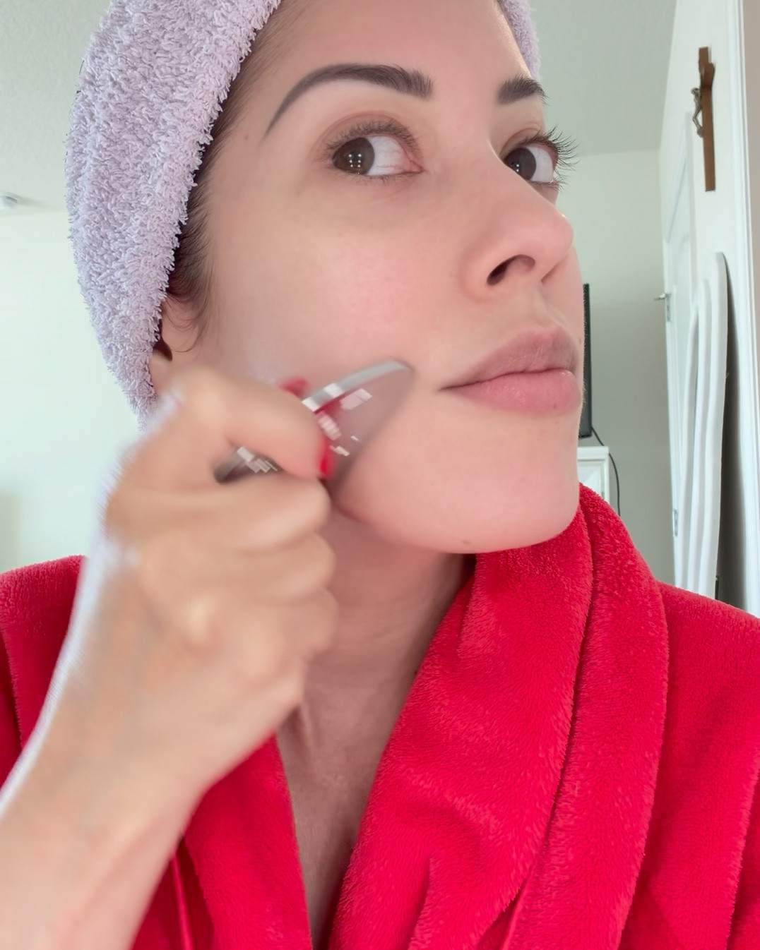 Skin sport, fade aging ✨
Using Yeamon’s Triple-Edge Sculpting Comb & Gua Sha Set to boost circulation, release tension, and sculpt naturally—because movement is the secret to glowing skin.

@yeamon_beauty #yeamon #guasha #facemassage #skincare

#LTKBeauty #LTKselfcare #LTKmorningroutine