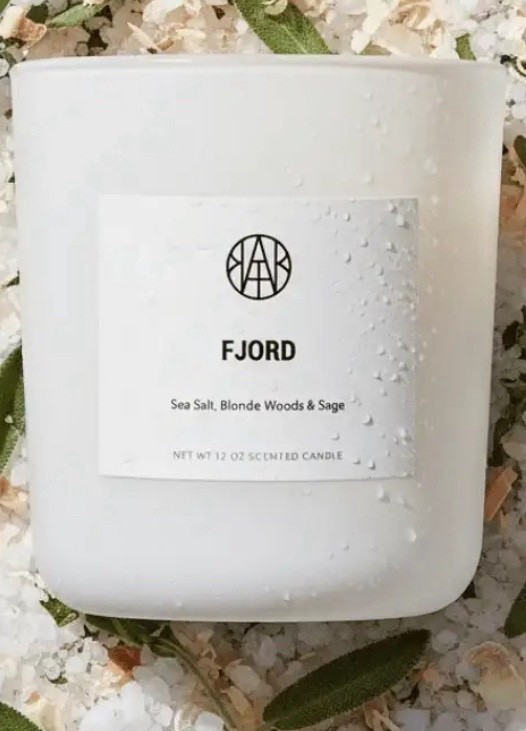 AEMBR candle! Plant based, nontoxic, chemical, free, cruelty, free, safe for sensitive skin