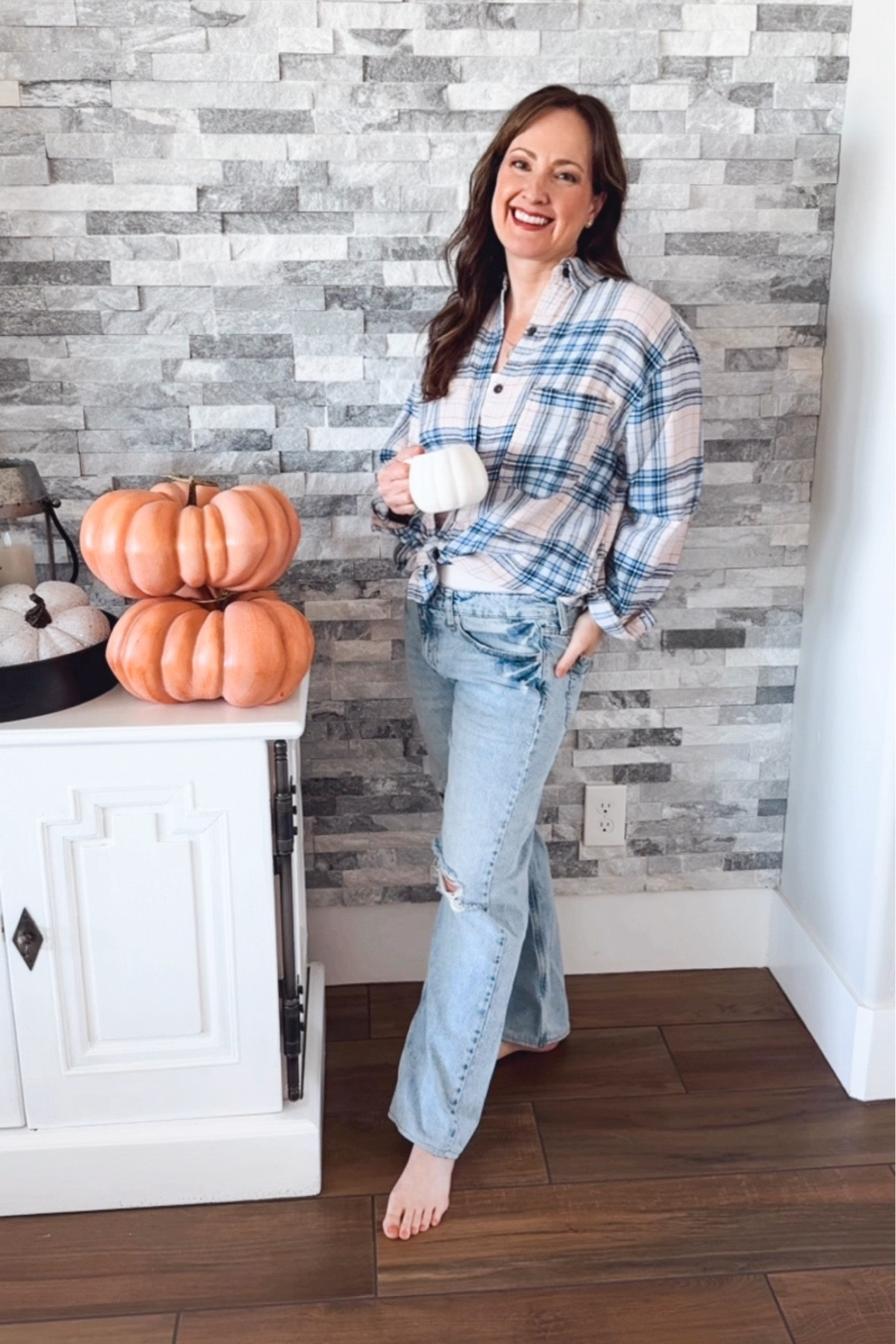 The cutest $25 flannel from target. It’s so soft and comfy. I’m wearing a size medium, but I would probably go with a small because it’s pretty oversized. Baggy jeans. Pumpkins 

#LTKSeasonal #LTKFallSale #LTKStyleTip