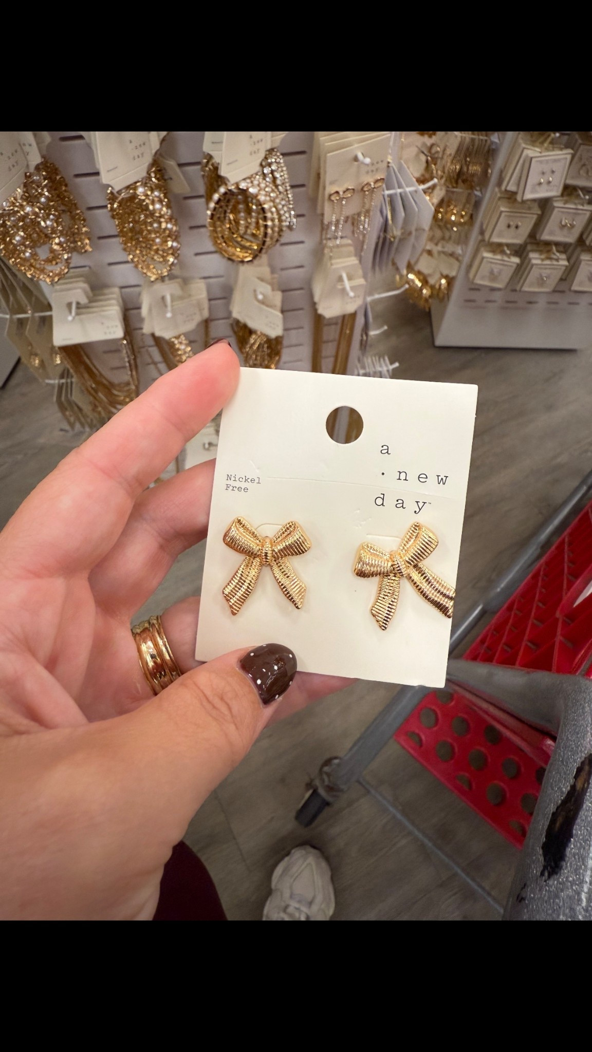 Christmas festivities ready 

#target #targetfinds #christmasparty #bows #anewday #jewelry 

#LTKFindsUnder50 #LTKStyleTip #LTKSeasonal