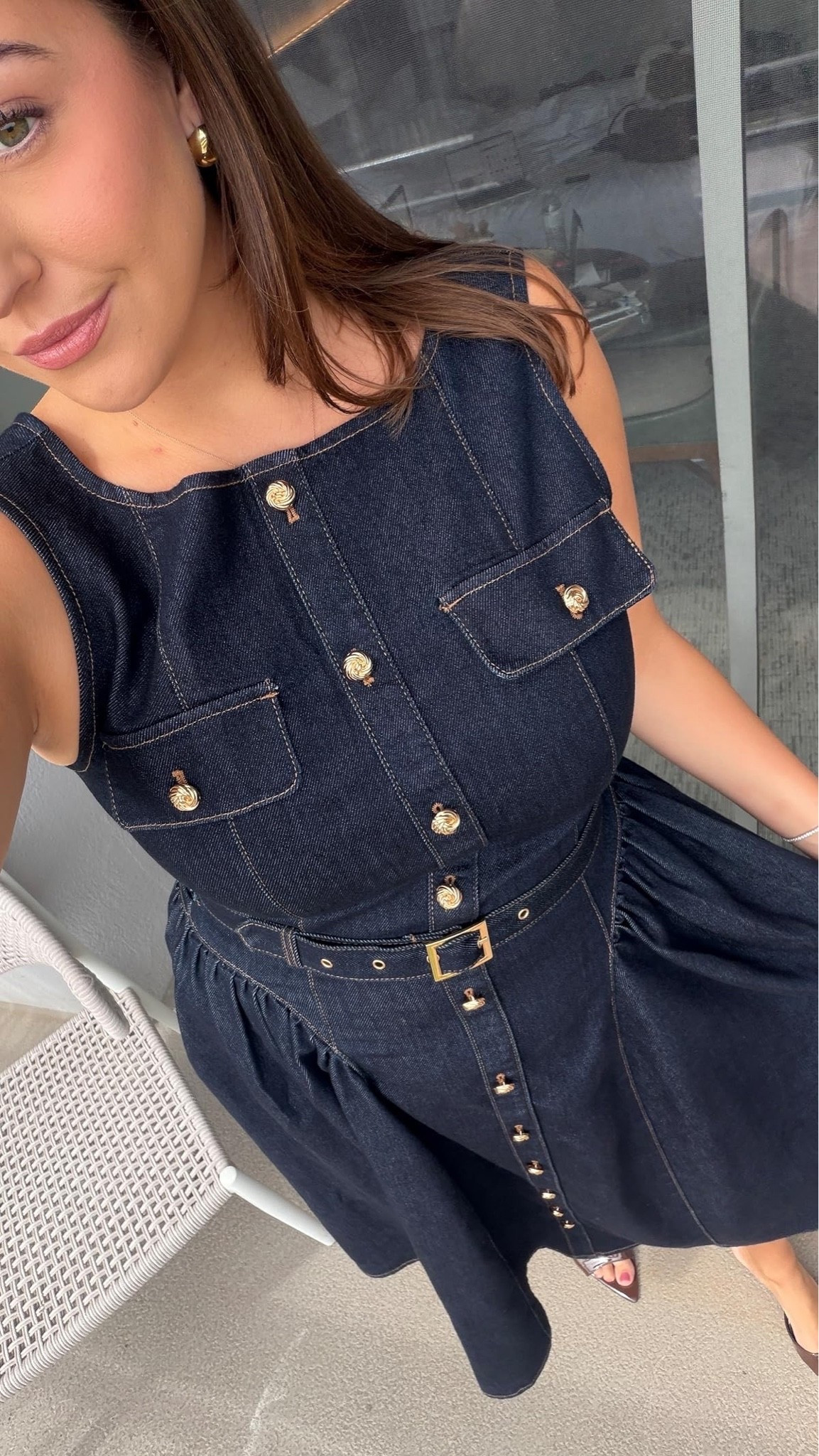 This denim dress is SUCH a good one 🤍 The gold buttons, belted waist and fuller skirt make it feel so much more elevated than your typical denim dress. Cute now with sandals and later with boots.

midsize denim dress, size 12/14, fall dress, denim midi dress, belted dress, midsize fashion, fall outfit idea, elevated casual style