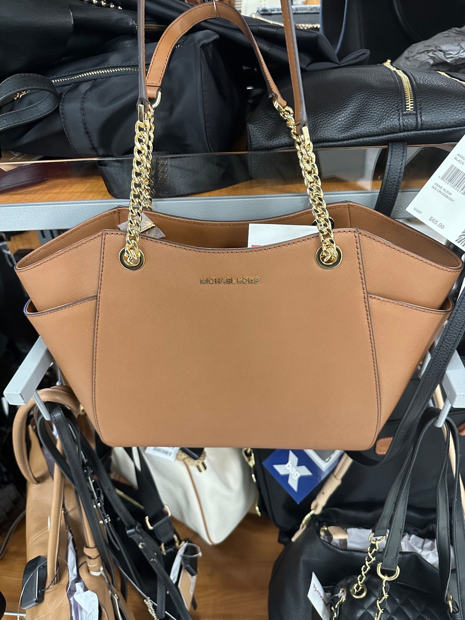 $79.20 sale, reg. $398 EXTRA 20% OFF, PRICES AS MARKED MICHAEL KORS OUTLET
Jet Set Large Saffiano Leather Shoulder Bag 

#LTKTravel #LTKWorkwear #LTKSaleAlert