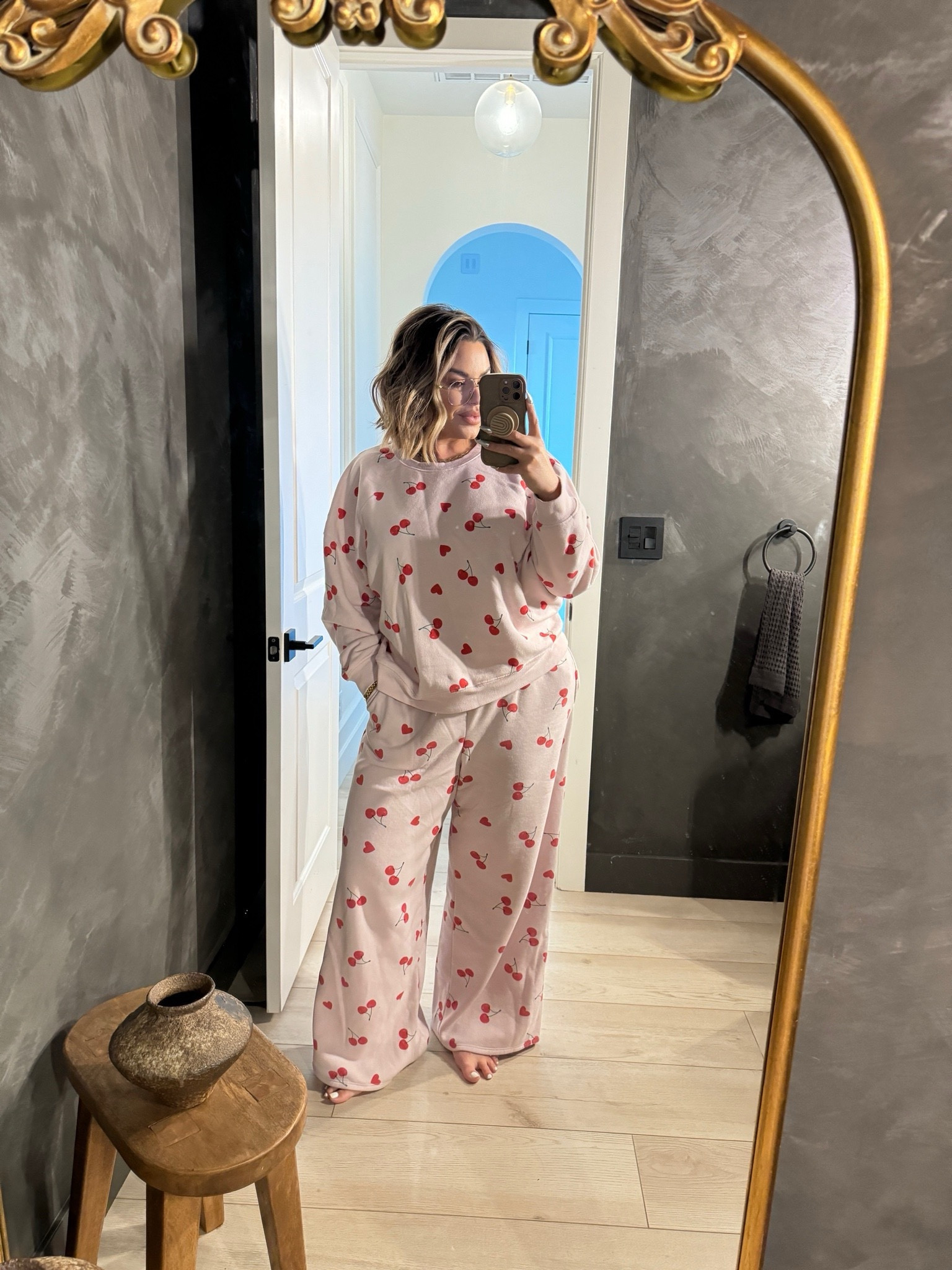 Size up in both for oversized fit 
Top xxl 
Pants xl 
Sooooooo comfy !!! 

Follow my shop @shaynaslife on the @shop.LTK app to shop this post and get my exclusive app-only content!

#liketkit 
@shop.ltk
https://liketk.it/55rLq

#LTKMostLoved #LTKFindsUnder50 #LTKMidsize