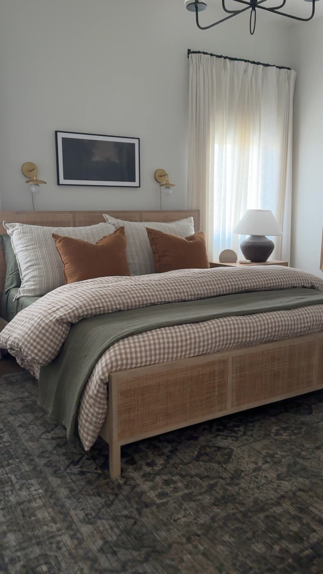 Reset my bed with @onequince! #quincepartner I was so excited to add this gingham duvet cover to our bed. It pairs perfect with our olive sheets and quilt. Gingham duvet is also available in olive! 😍


#LTKStyleTip #LTKHome