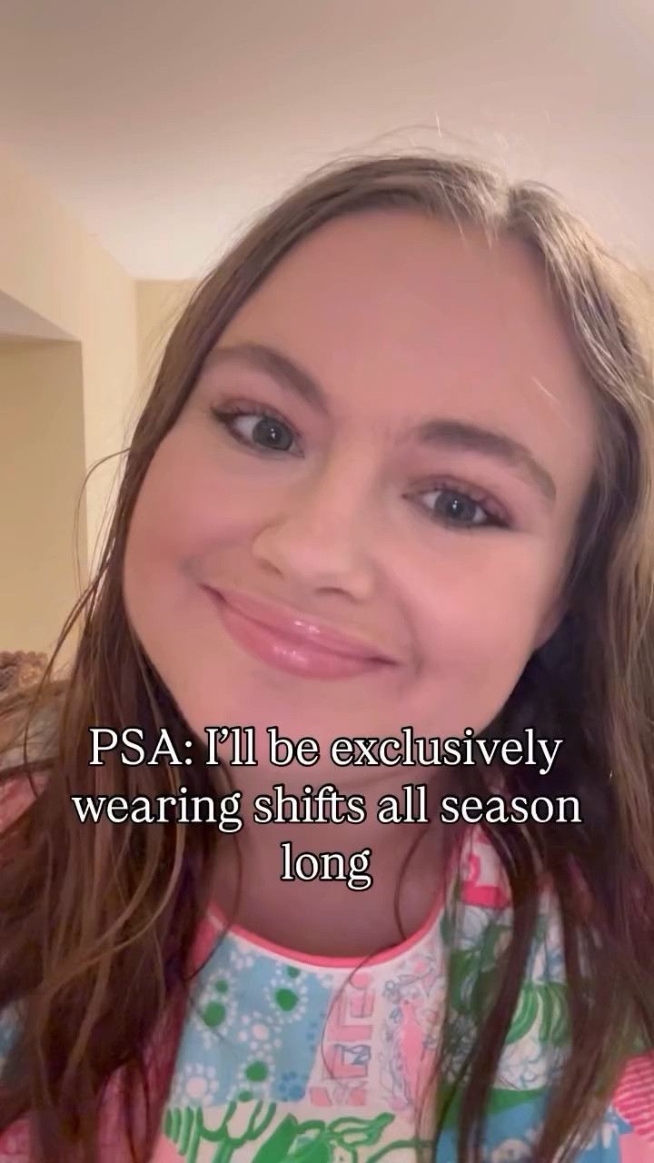 Summer in @lillypulitzer is loading ☀️💕 

Lilly Pulitzer dress • Lilly Pulitzer lover • shift dress • summer in Lilly • Lilly Pulitzer • Lilly Pulitzer shift • preppy • preppy dress • preppy clothes #thepinkchickadee #preppy #katiesconfettistyle