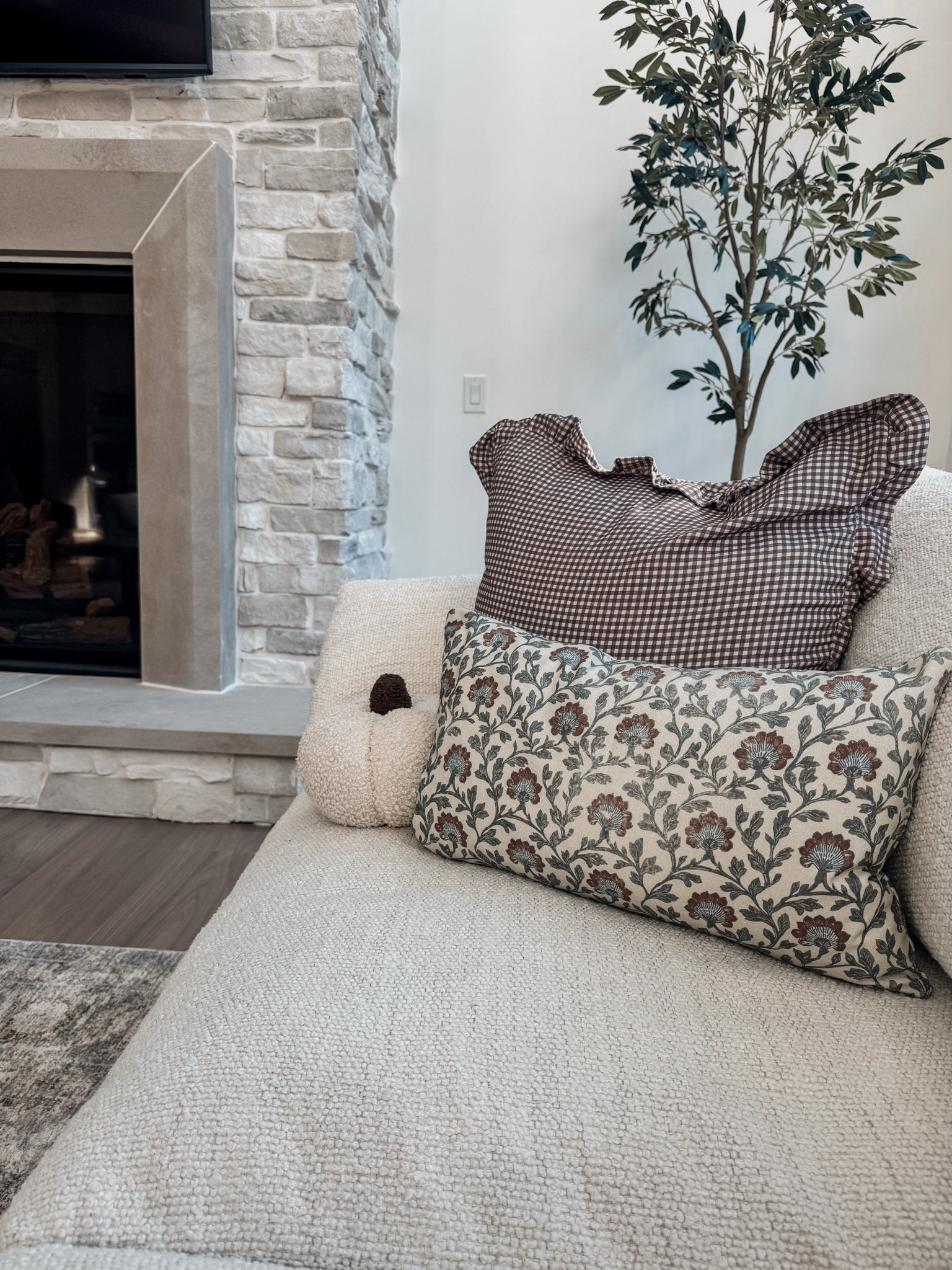 lil fall corner, these woven nook pillow covers at elite in the game 🍂

#LTKSeasonal #LTKSaleAlert #LTKHome