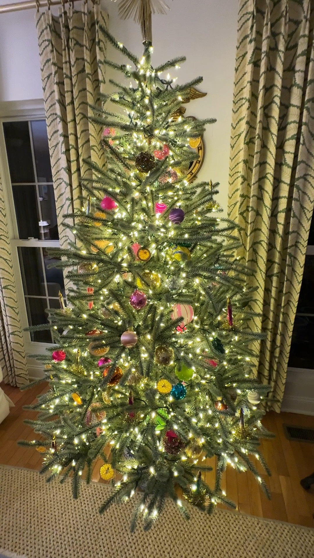 When you want a vintage, maximalist Christmas tree that doesn’t look chaotic, follow these tips:

✨ Fluff every branch
✨ Wrap your lights using the Martha Stewart method for the perfect glow 
✨ Start with your biggest ornaments first, placed closest to the trunk
✨ Layer smaller ornaments outward for dimension
✨ Add vintage baubles, citrus slices, ribbon, and tinsel

I’m not a big fan of strict rules for decorating your tree, but I do appreciate a few tips to guide me, I hope these tips help you too. 


#LTKHome #LTKHoliday #LTKSeasonal