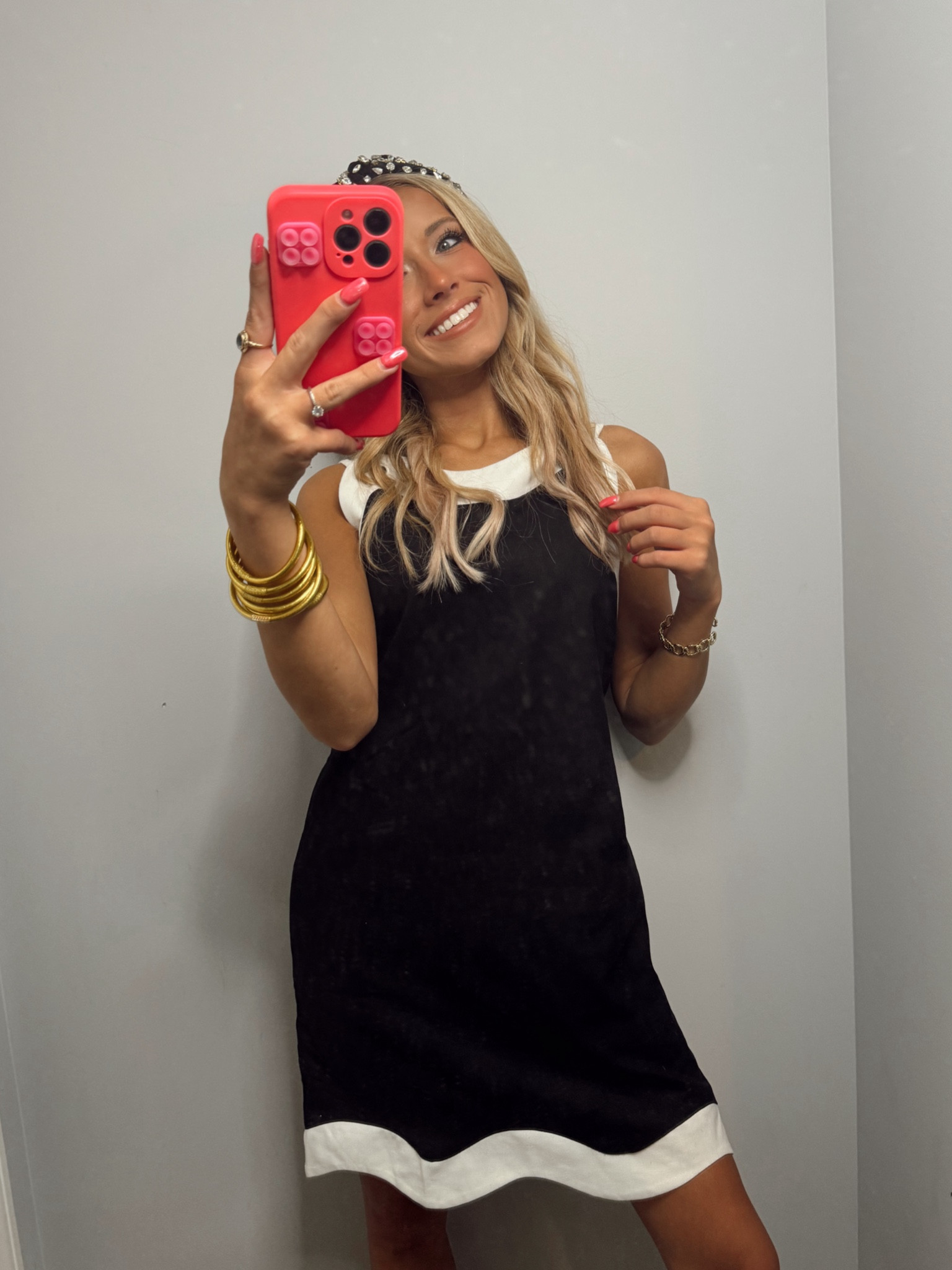 Cutest little dress!🖤🫶🏼🎓✨
Wearing a size XS

#LTKStyleTip #LTKWorkwear #LTKFindsUnder100