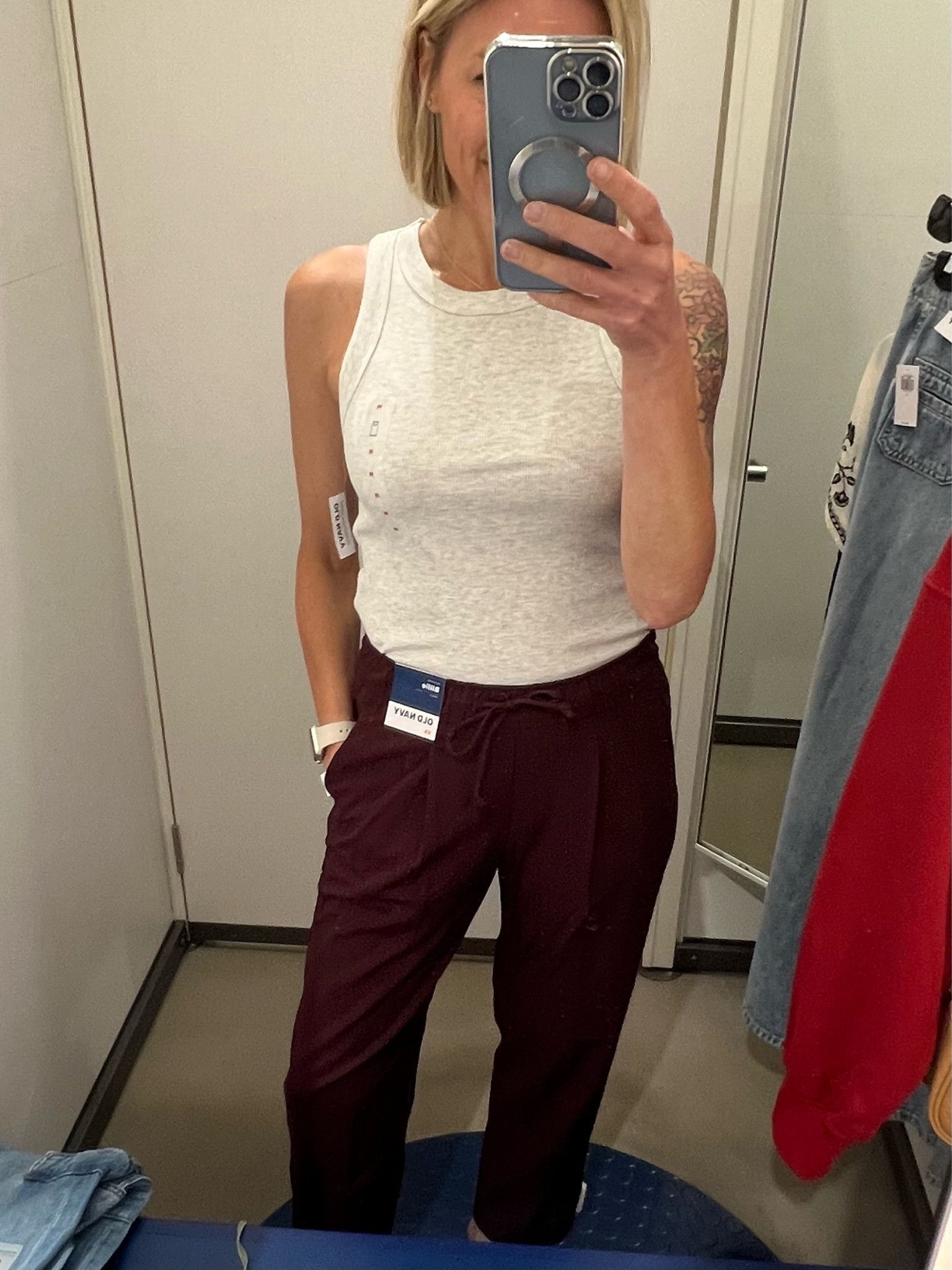 Office or casual, these are a cute, cropped, straight leg pant! Office wear, casual look, work outfit

#LTKSaleAlert #LTKFindsUnder50 #LTKWorkwear