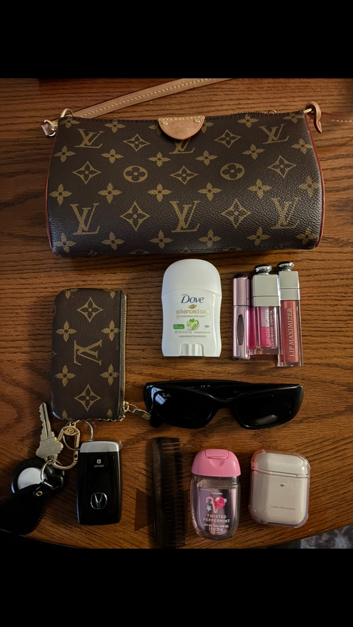 What’s in my bag💋

#LTKU #LTKBeauty #LTKItBag
