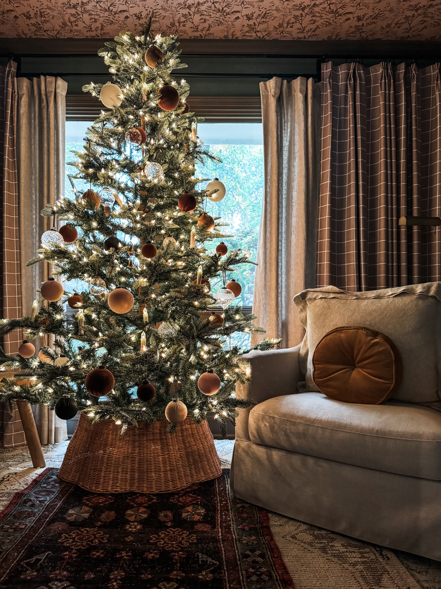 Oh, Christmas tree 🎄

#christmastree #fauxchristmastree #prelittree #swivelchair #curtains #ornaments 

#LTKSeasonal #LTKHoliday #LTKHome