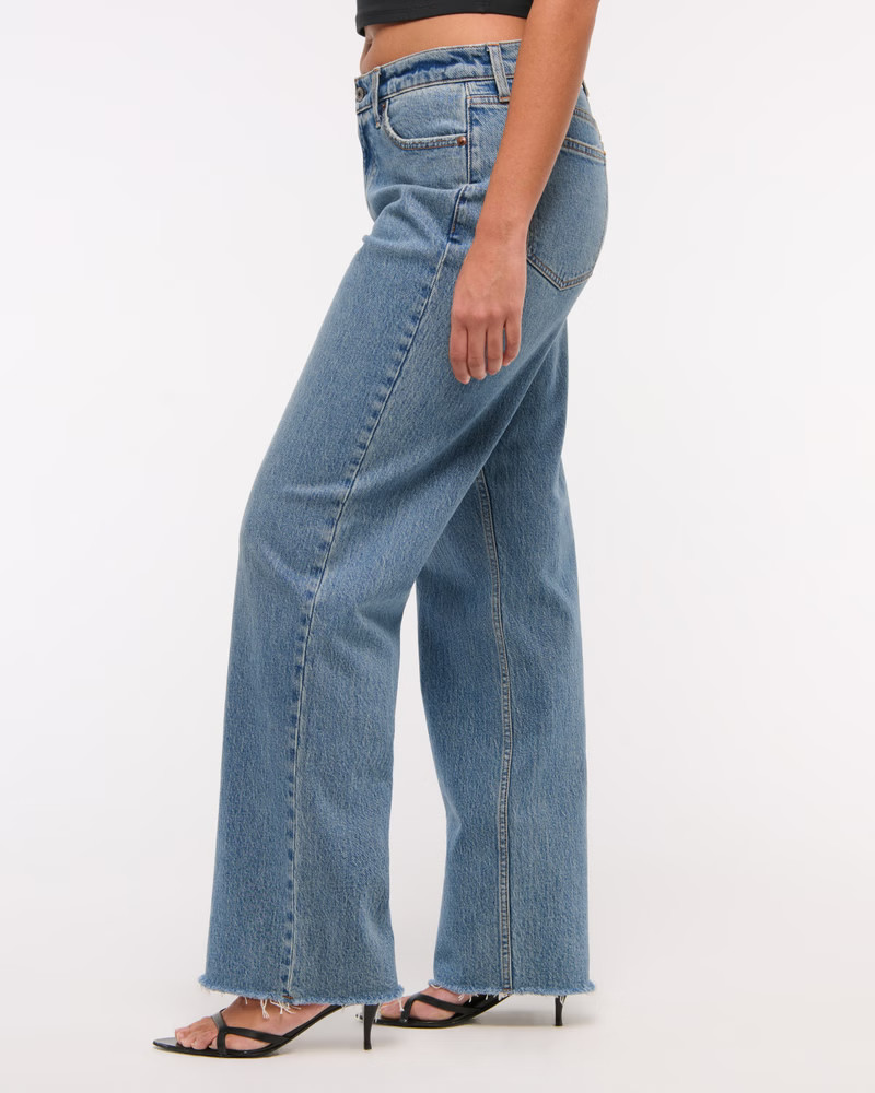 Curve Love Low Rise Baggy Jean | Abercrombie & Fitch (US)