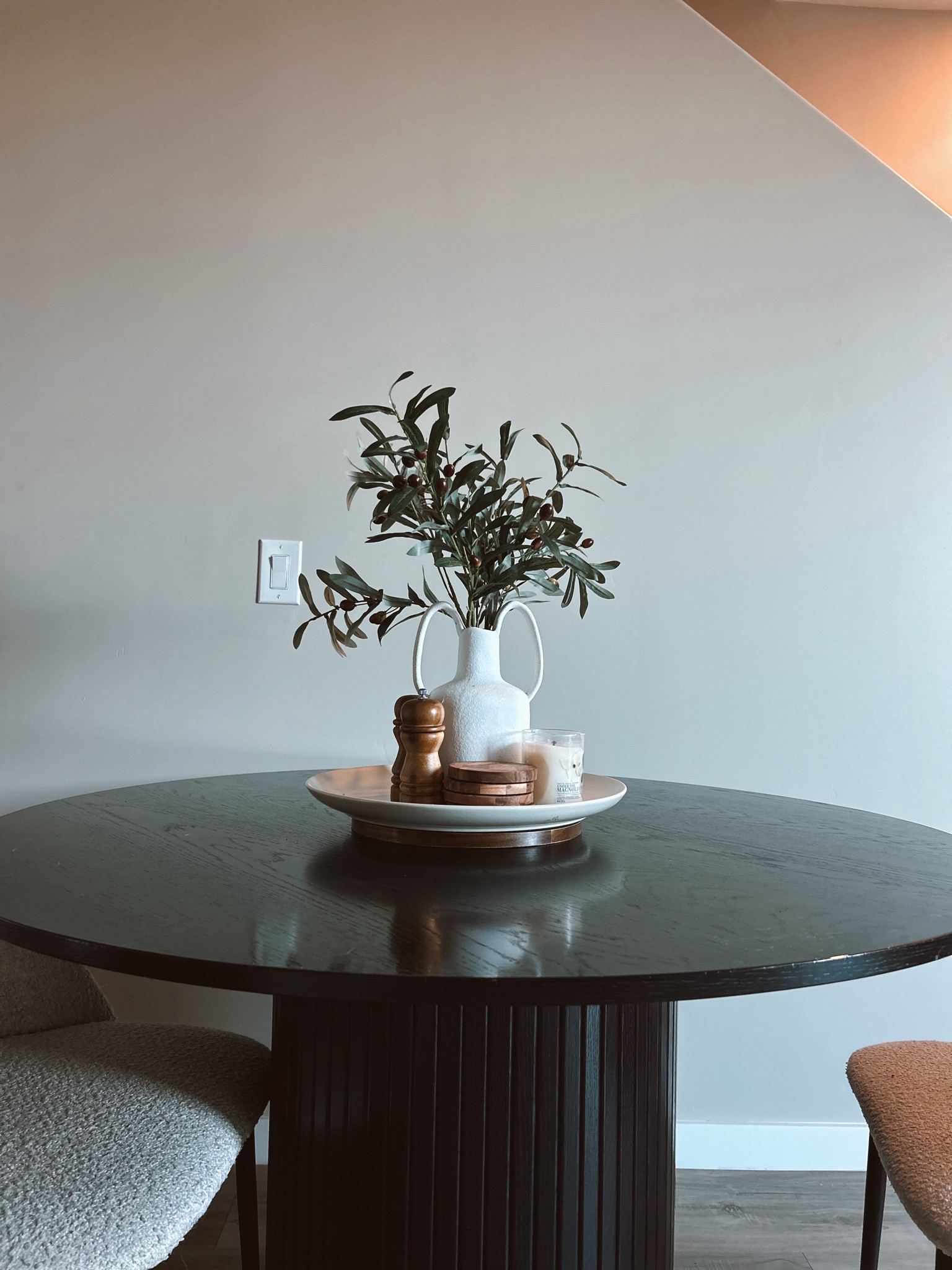 Love my dining area ✨🤍