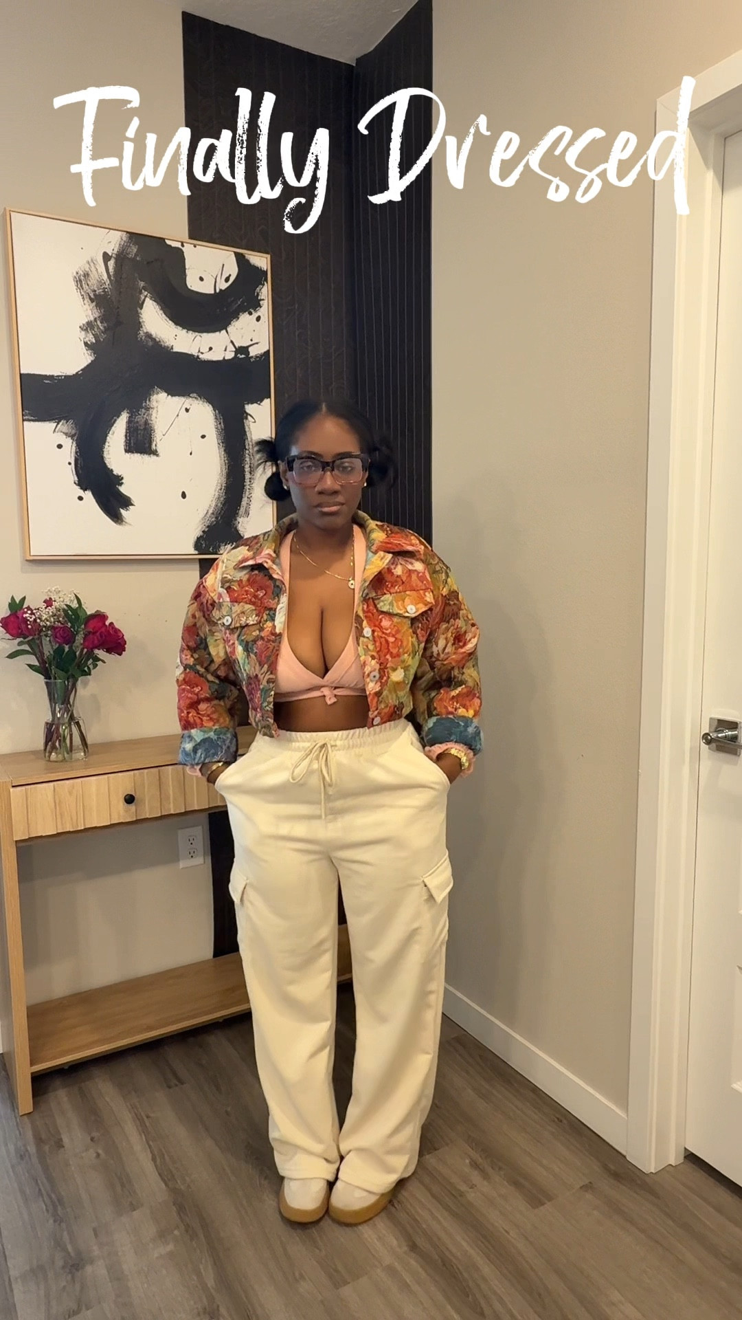 Went Flirty casual 😍 for a cute little lunch date. Casual bottoms obvi can be dressed up or down. Flirty top sold out but similar options linked. The jackettttt is always a star 🌟🌟

#LTKootd