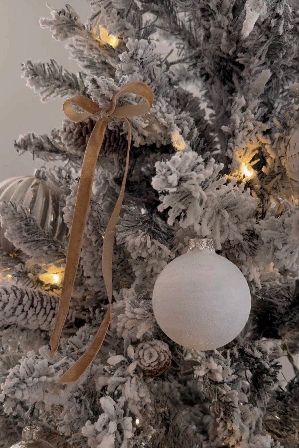 Christmas tree bows
Velvet bows 
Christmas decor 
Christmas tree bow ornaments 

#LTKHoliday #LTKhome #LTKSeasonal