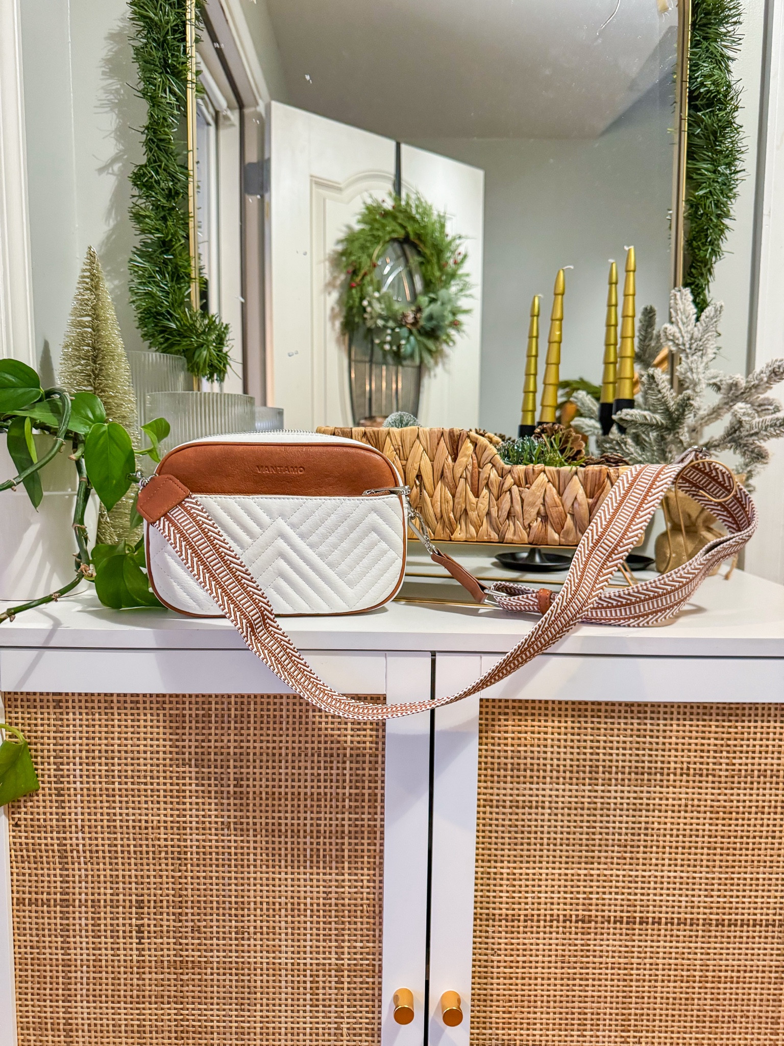 Obsessed with this bag I got off of Amazon, so cute, well made and holds everything I need! 💕
Linking it below 👇🏼 



#LTKMidsize #LTKStyleTip #LTKItBag