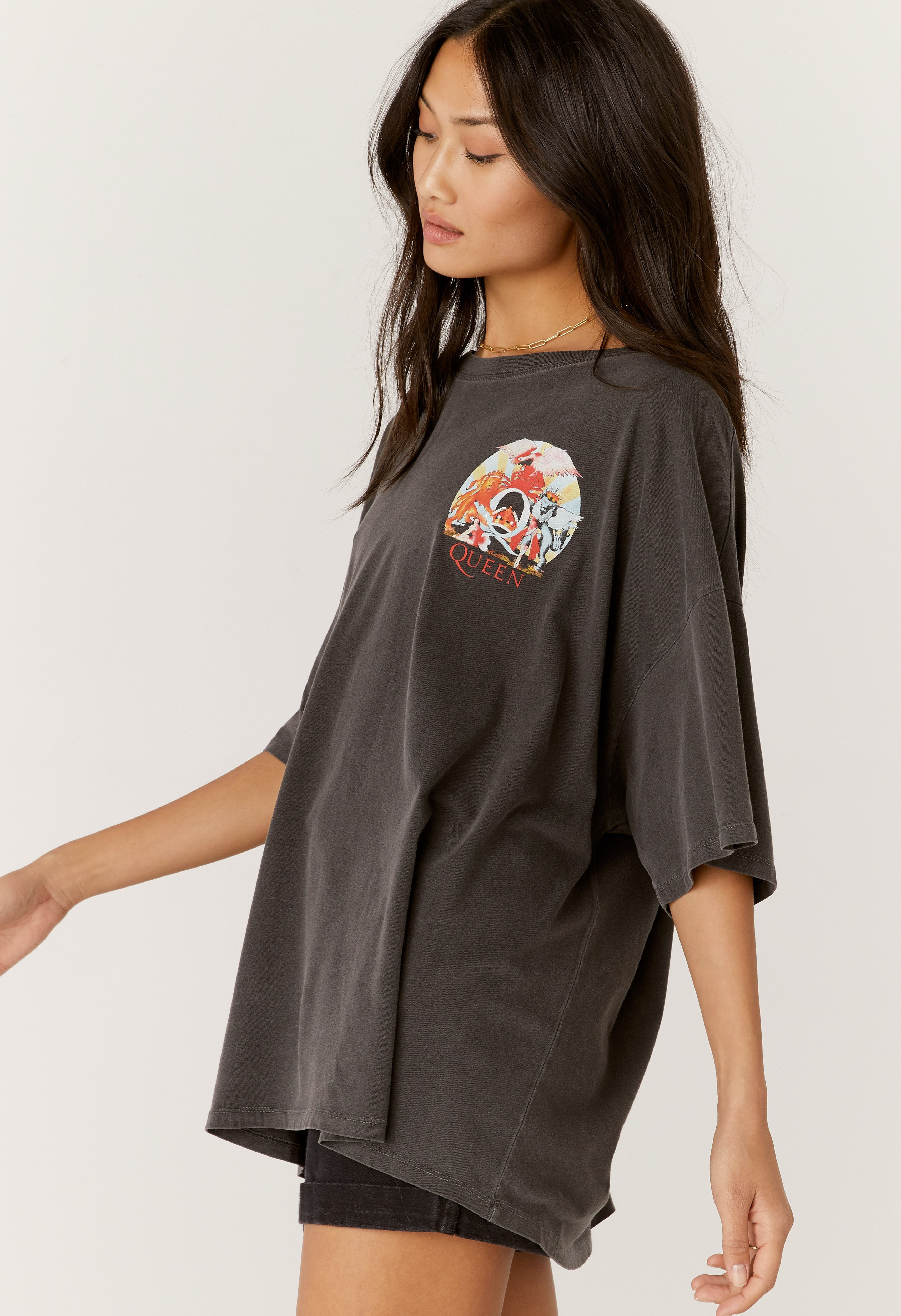 Queen de la crest os tee | Daydreamer