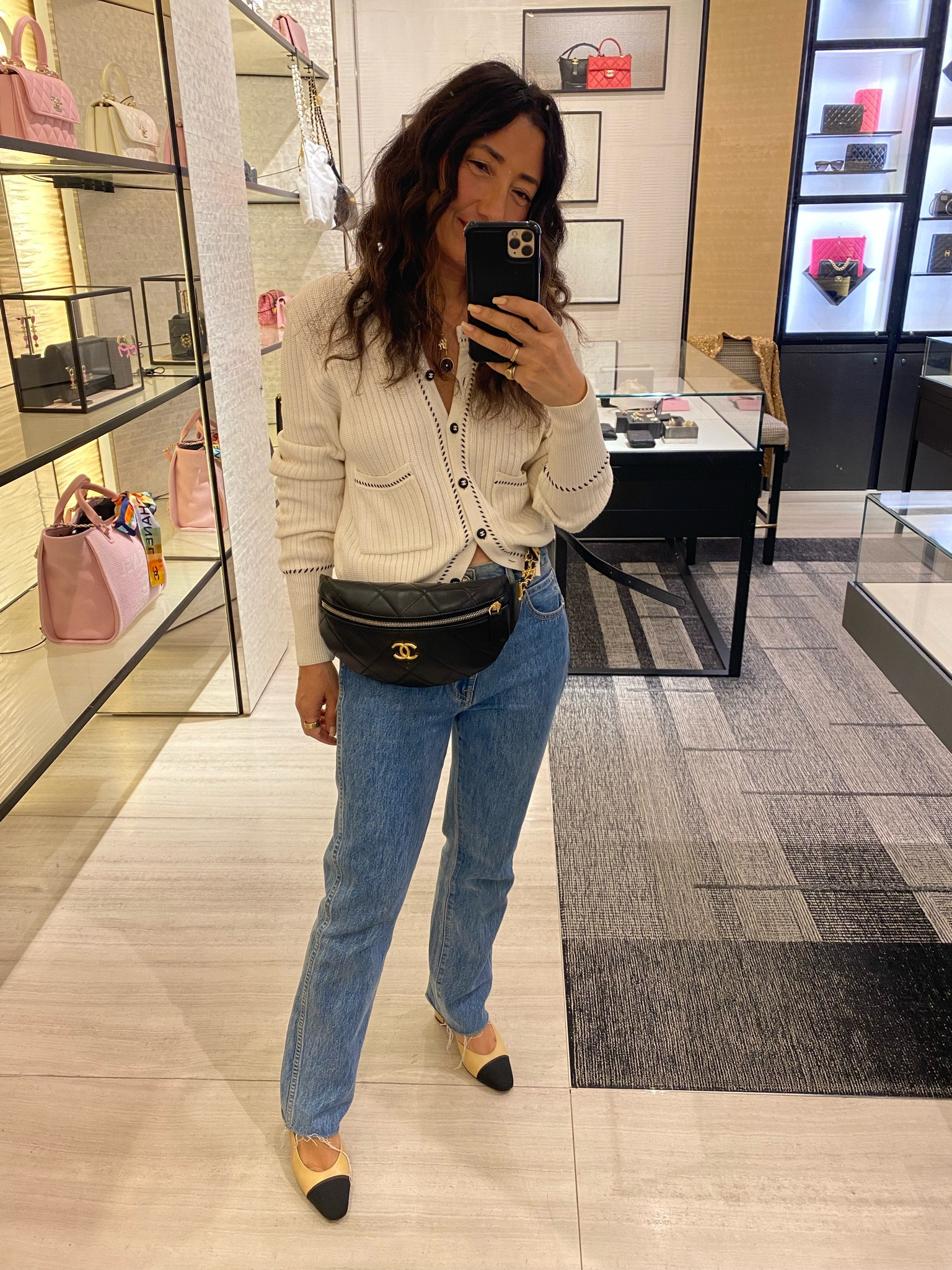 Chanel handbag and myFavorite jeans are back on stock  

#LTKstyletip #LTKshoecrush #LTKitbag