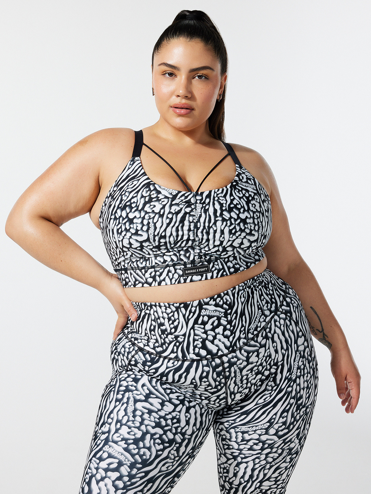 Curve Alert Medium-Impact Sports Bra | Savage x Fenty - North America
