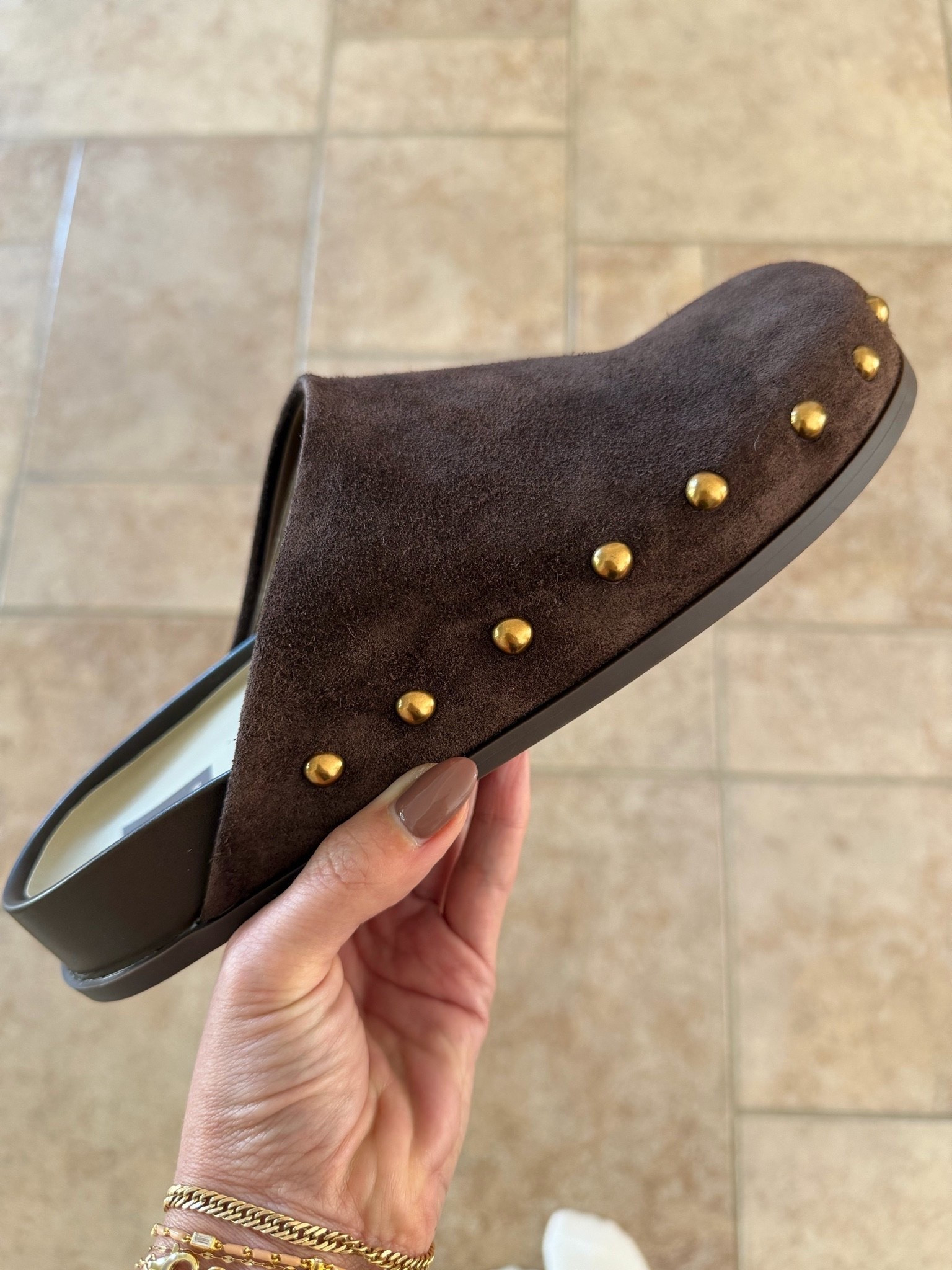 the it casual shoe for fall. matches everything. comes in so many colors.

Fall fashion, fall shoes, trendy fashion, women’s fashion, brown shoes

#LTKootd