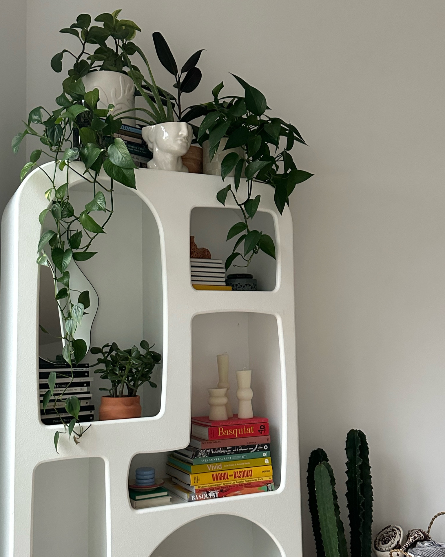 statement bookcase + it’s on sale rn— #home #decor #style #design

#LTKhome #LTKsalealert