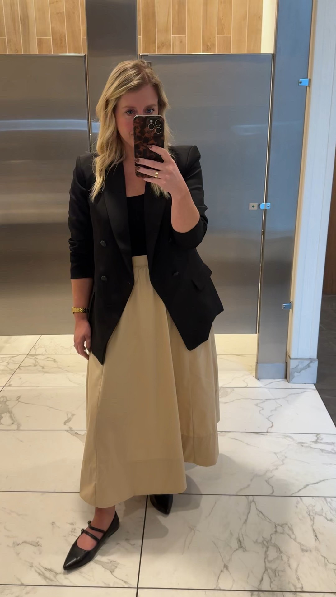 Loving this new skirt from Amazon 😍 Can’t wait to style it in so many ways! 

#LTKFindsUnder50 #LTKWorkwear #LTKMidsize