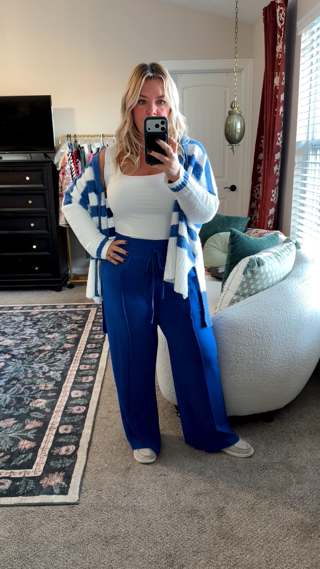 Cute, meet casual! These stretchy track pants are an elevated sweatpants look so you still feel put together! And this cardigan feels like Barefoot Dreams but at an Amazon price!

#LTKFindsUnder50 #LTKPetite #LTKMidsize