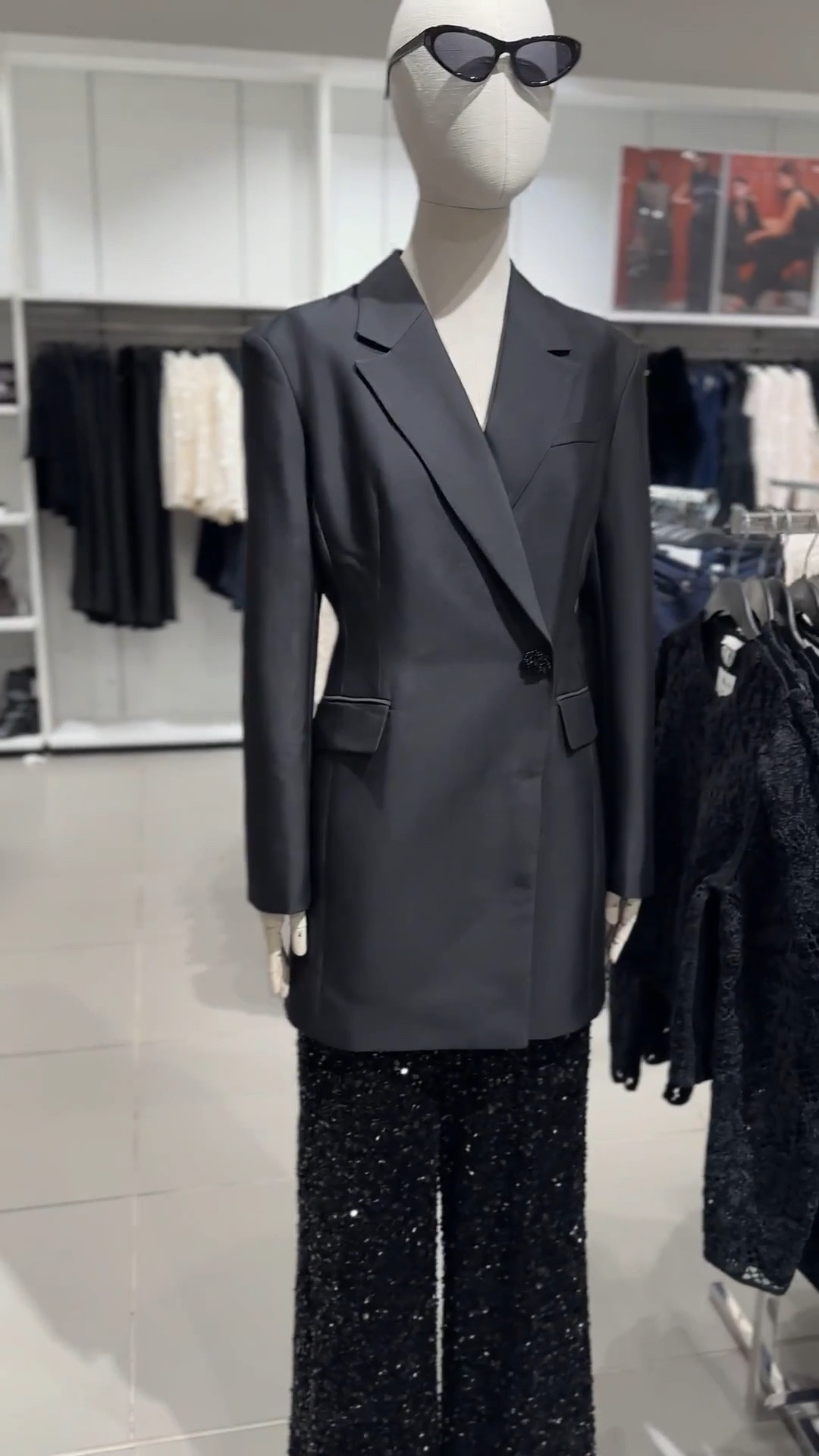 12 days 12  holidays ✨ day 4 ✨ stunning blazer spiced up with this sequined trousers 😍

#LTKpartywear #LTKwinter #LTKfestive