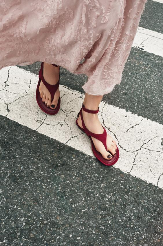 SPLIT LEATHER FLAT TOE LOOP SANDALS | Zara US