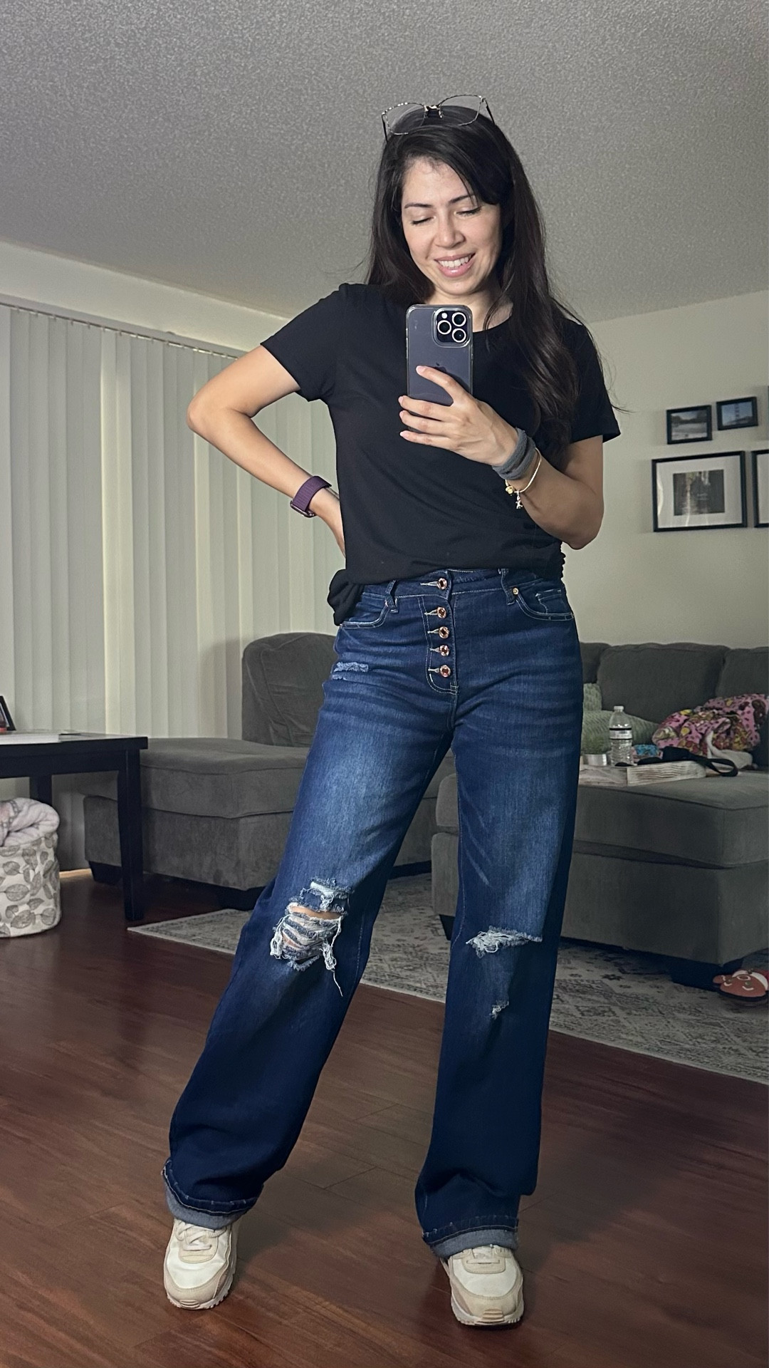 Keeping it casual with jeans, a T and sneakers! Great for days when I'm running around.

#LTKcasual #momcasual #comfortablestyle 

 

#LTKOver40