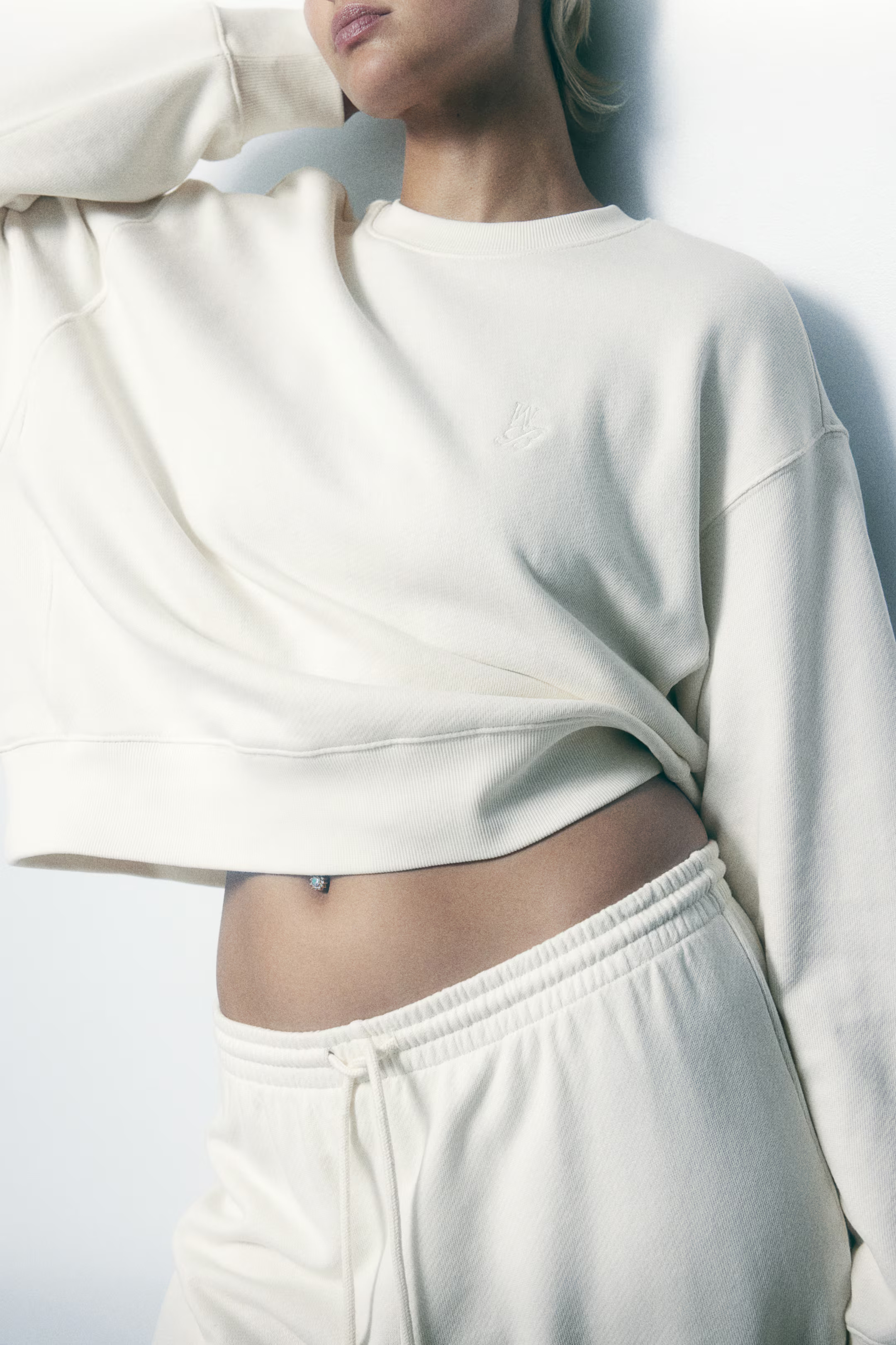 Joggers - Regular waist - Long - Cream - Ladies | H&M GB | H&M (UK, MY, IN, SG, PH, TW, HK)