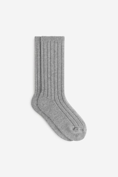 Socken aus Kaschmir und Wolle – Grau – Damen – ARKET DE | Arket EU