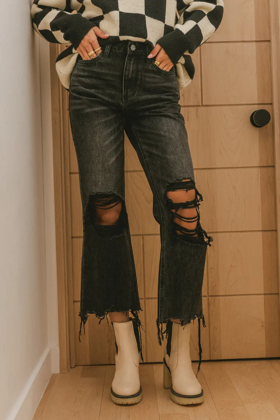 Charlie Distressed Jeans in Black | Böhme US