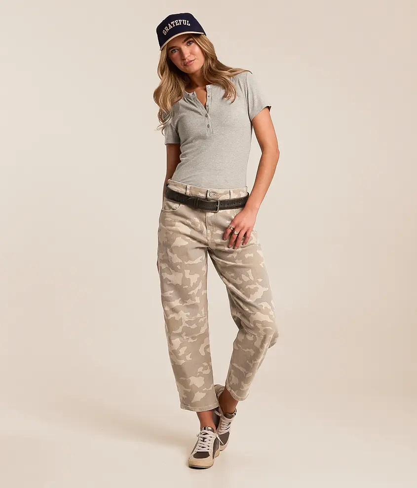 Sammie Camo Cropped Barrel Stretch Jean | Buckle