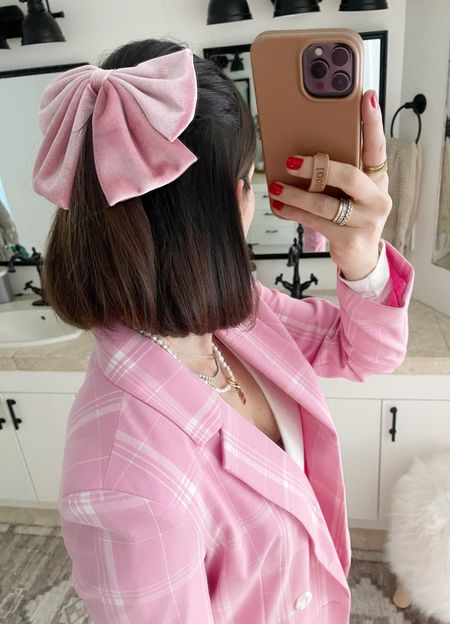 HAIR \ pretty pink velvet bow from Amazon!

Girly
Date night
Spring outfit 

#LTKfindsunder50 #LTKbeauty