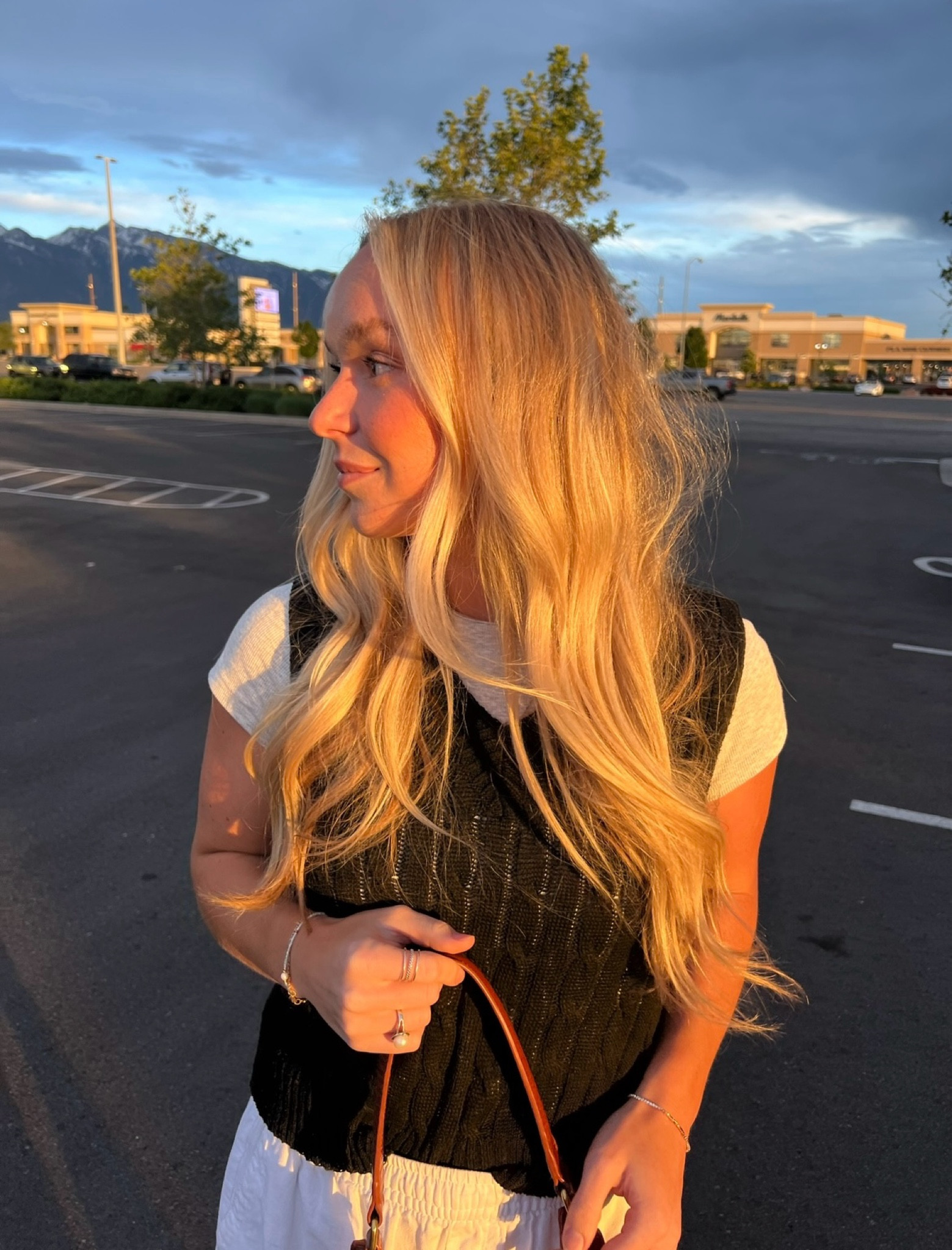 Excited for fall clothing! This sweater vest is the perfect 90’s transitional piece! 🖤 

#LTKWorkwear #LTKFindsUnder50 #LTKStyleTip