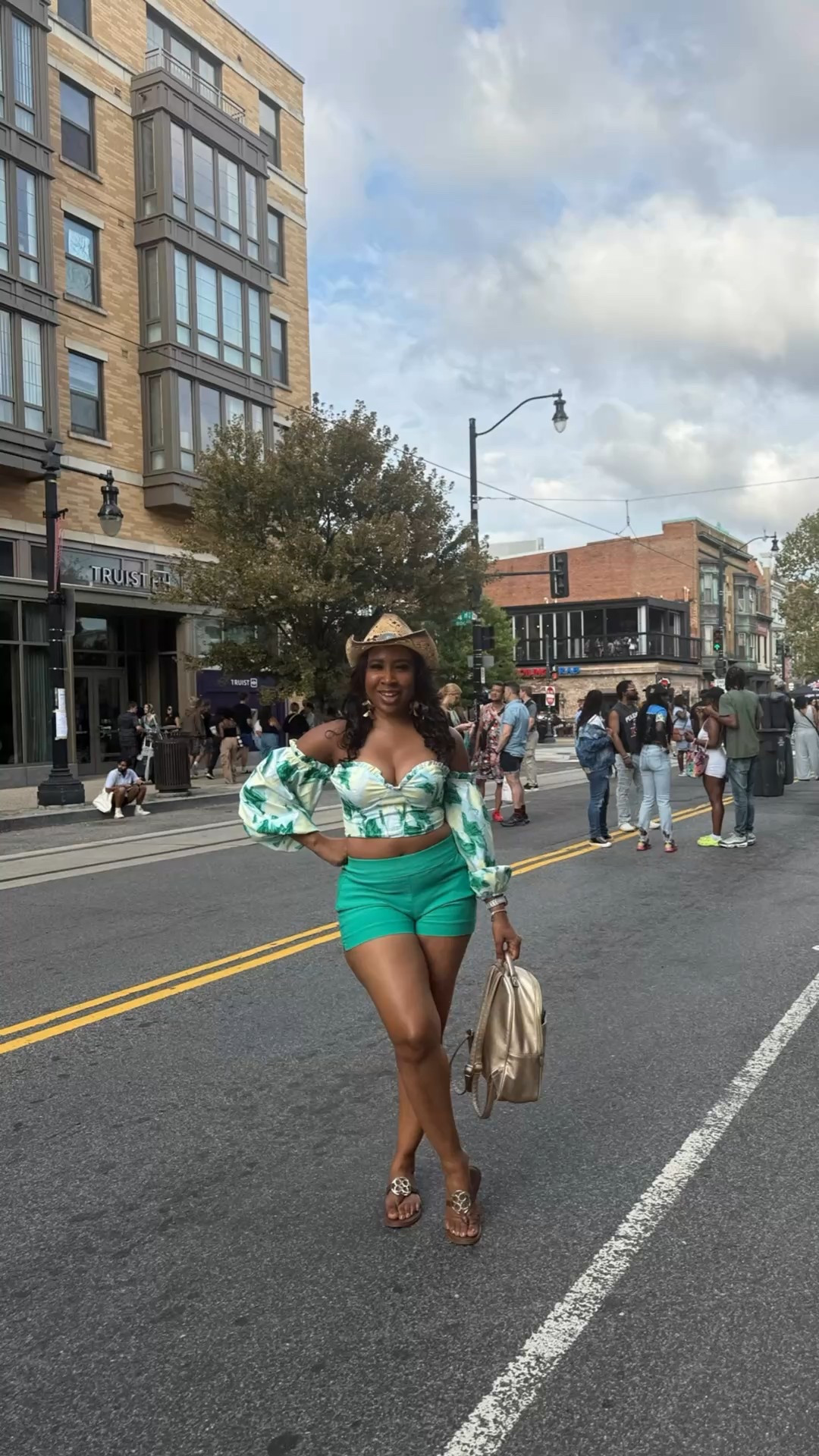 H Street Festival style 🌿✨

Statement sleeves + vibrant shorts + cowgirl hat = late-summer street style perfection.

Linked festival-ready tops, bright shorts, and glam sandals so you can recreate the vibe for your next block party or music fest. 🎶

#DMV #OOTD #GRWM 



#LTKStyleTip #LTKSeasonal #LTKFindsUnder50