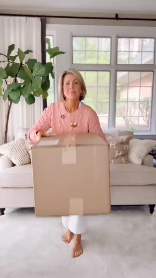 Unbox my latest arrivals with me 

 

#LTKdayinmylife #LTKgrwm #LTKOver40