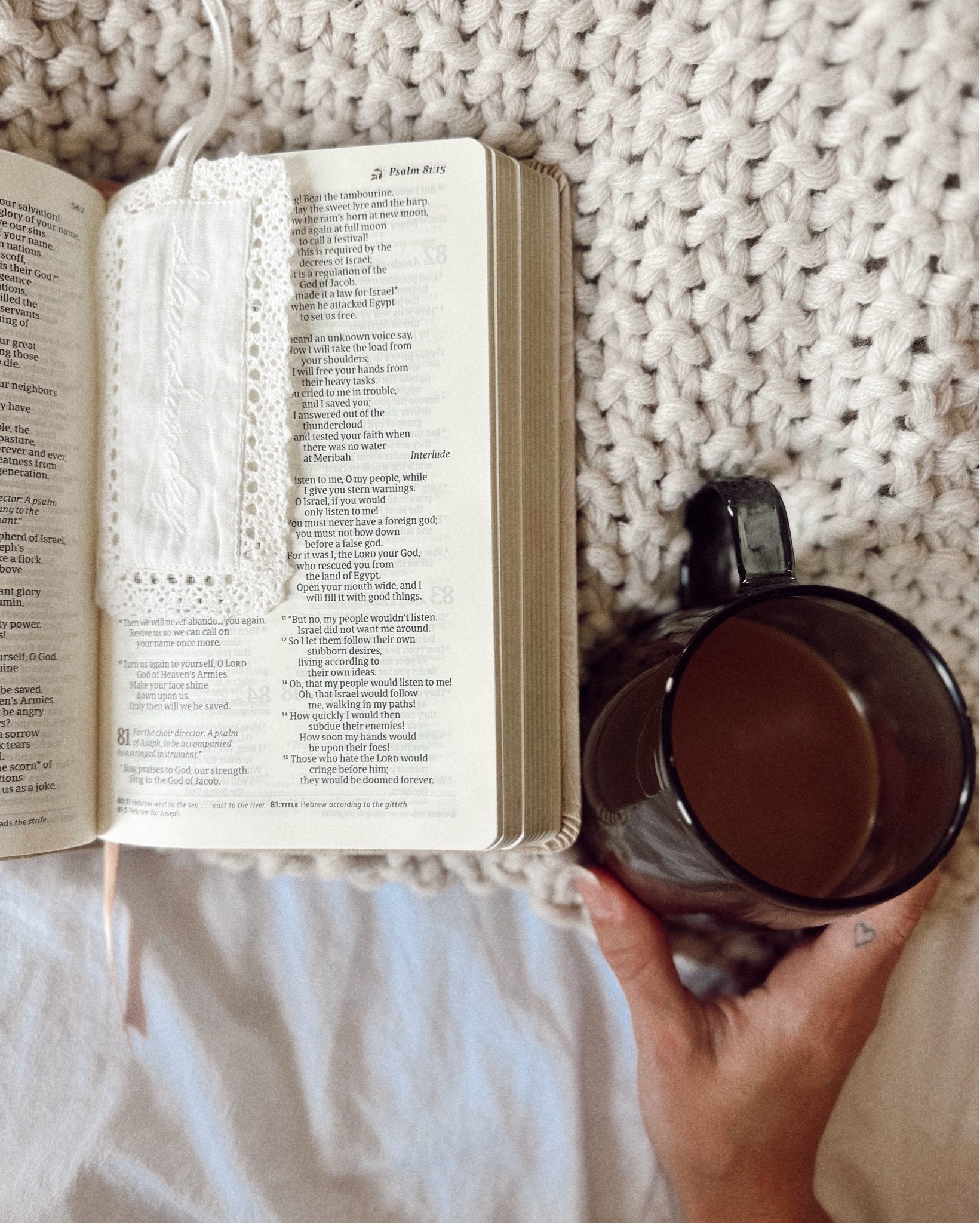 slow sunday over here cleaning, cooking, meal prepping, bible reading + second cup of coffee afternoons 🧼🫧🧺🧹