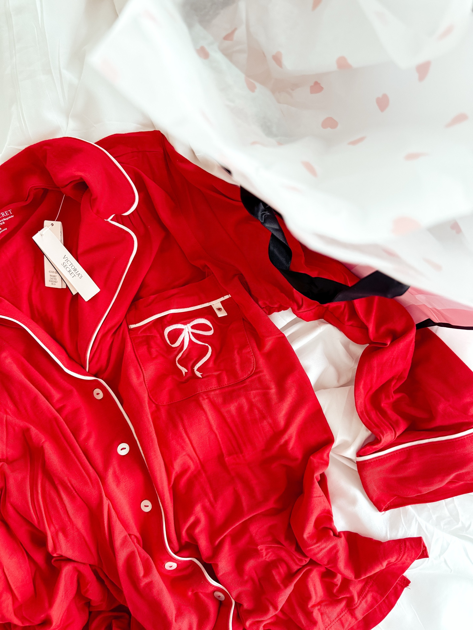 { Valentine’s Day OOTN ❥

• Modal Soft Lounge Pajama Set in Lipstick - L

*the sleeves are a little short, just fyi. 

Victoria’s Secret Pajamas . Valentine’s Day Pajamas . Disneyland Pajamas . Red Bow Pajamas . Native American Content Creator } 

#LTKMidsize #LTKGiftGuide #LTKStyleTip