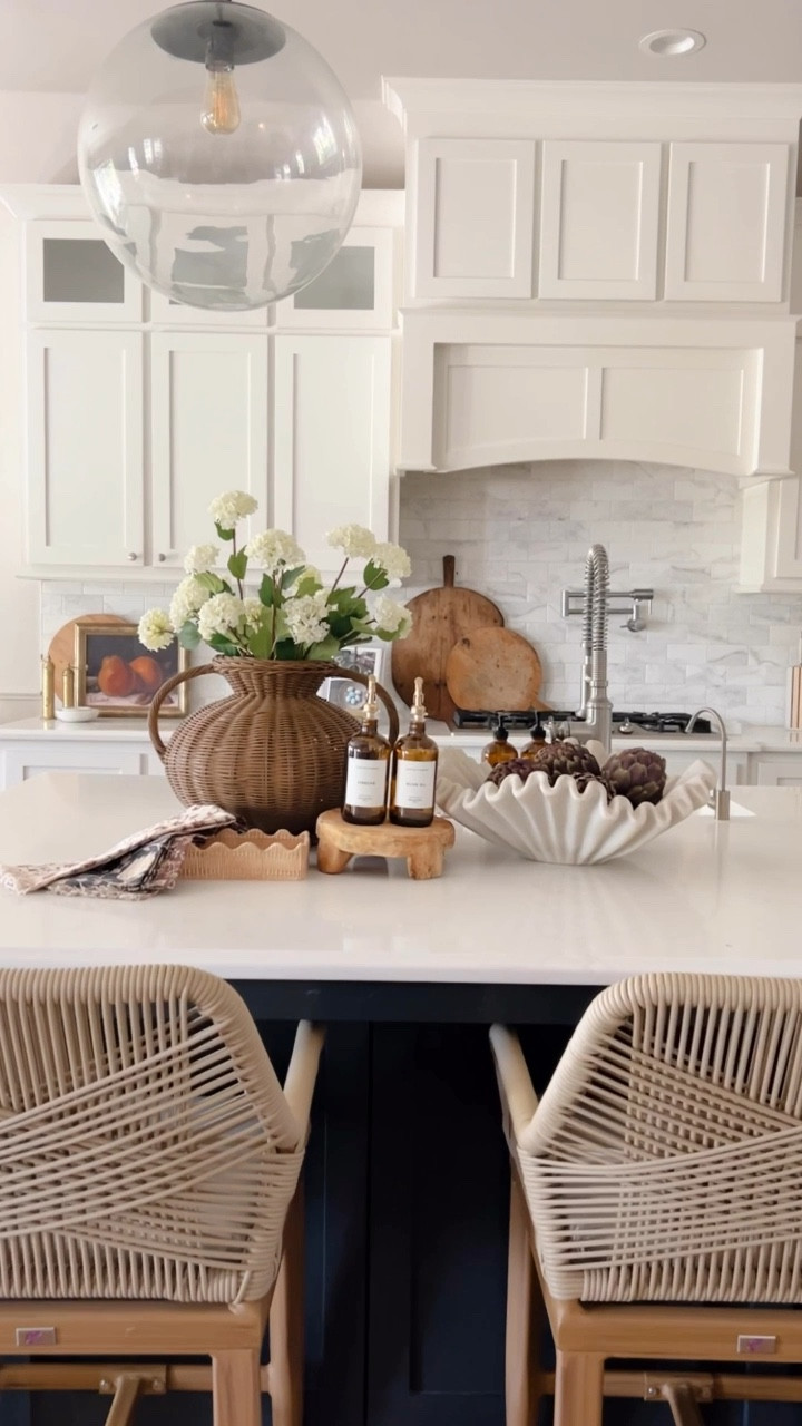 Obsessed with these organic vibes for the kitchen #OrganicModern #NeutralDecor #MinimalistStyle #NaturalInteriors #SustainableDesign #ContemporaryLiving #ModernAesthetic

#LTKSeasonal #LTKHome