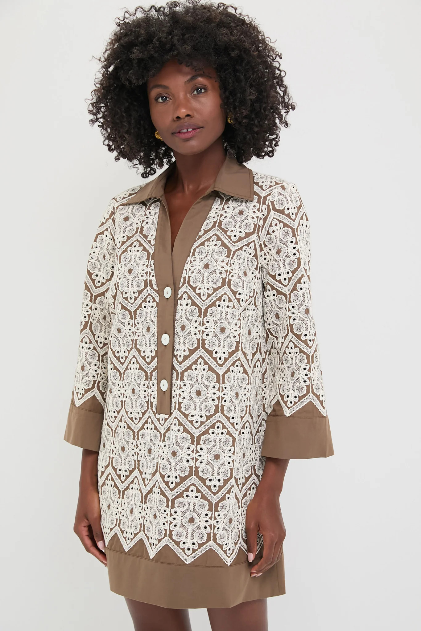 Mocha Mousse Lace Collier Dress | Tuckernuck (US)