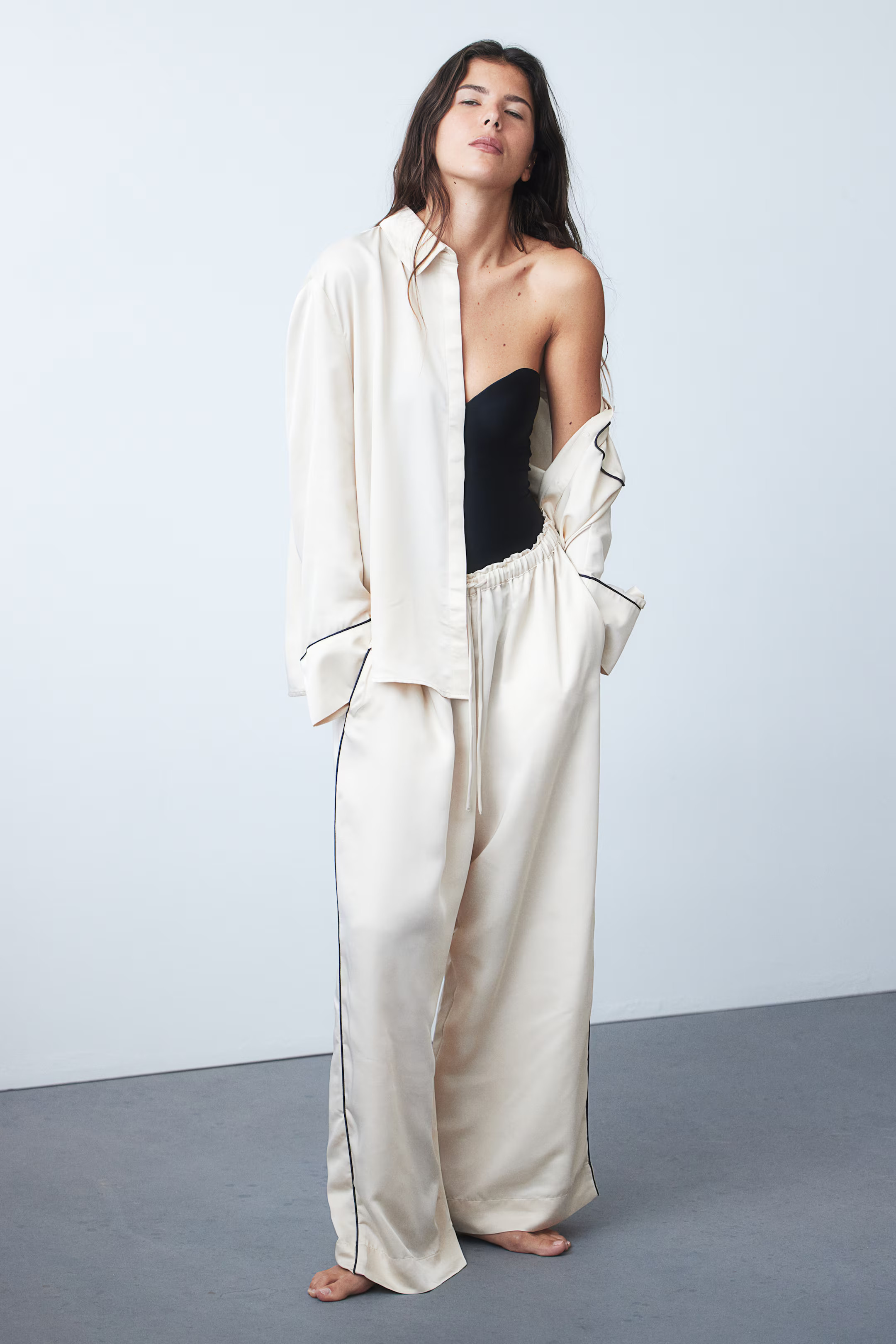 Satin pyjamas - Light beige - Home All | H&M GB | H&M (UK, MY, IN, SG, PH, TW, HK)